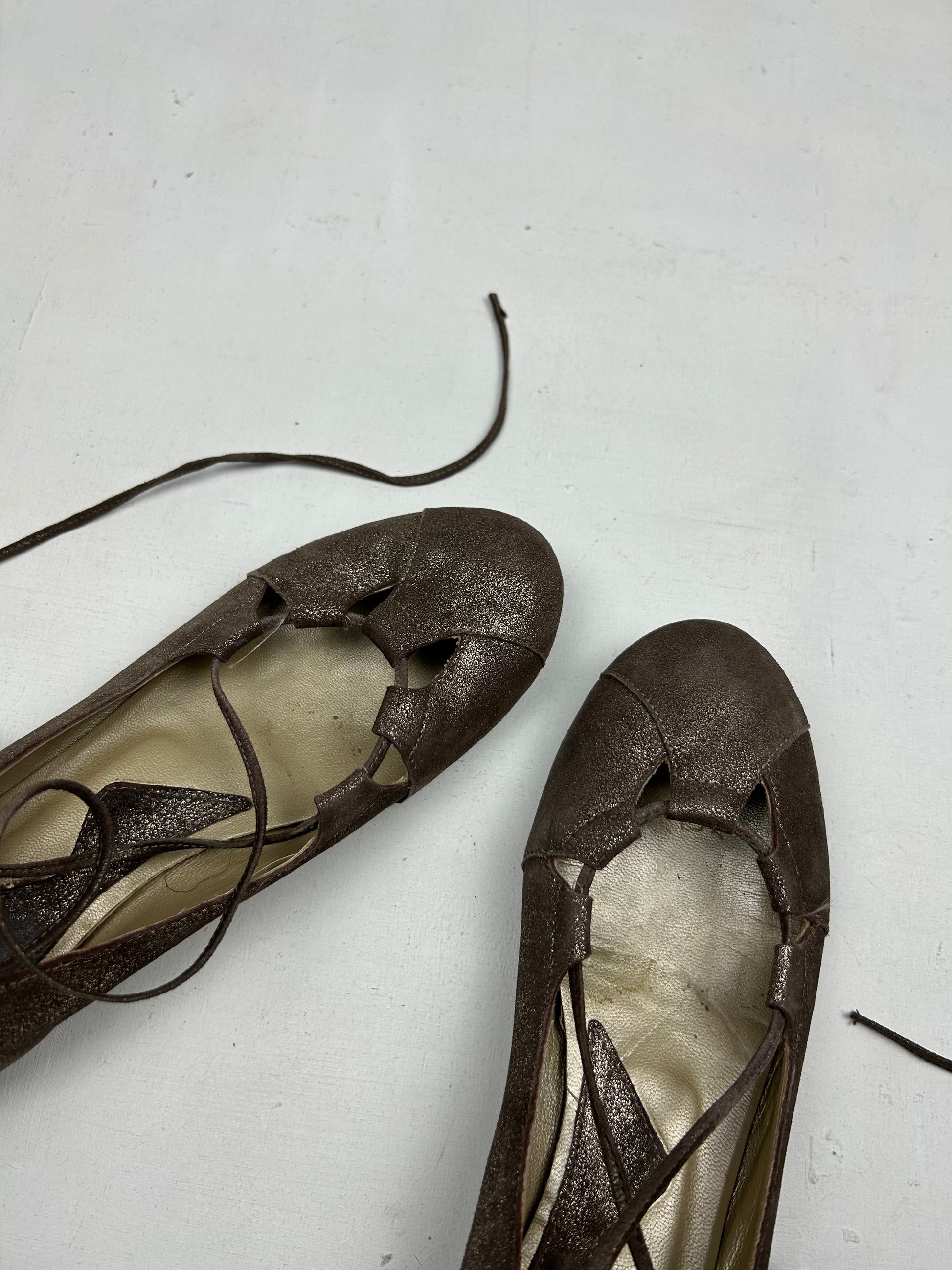 Gold brown lace up ballet shoes (37)