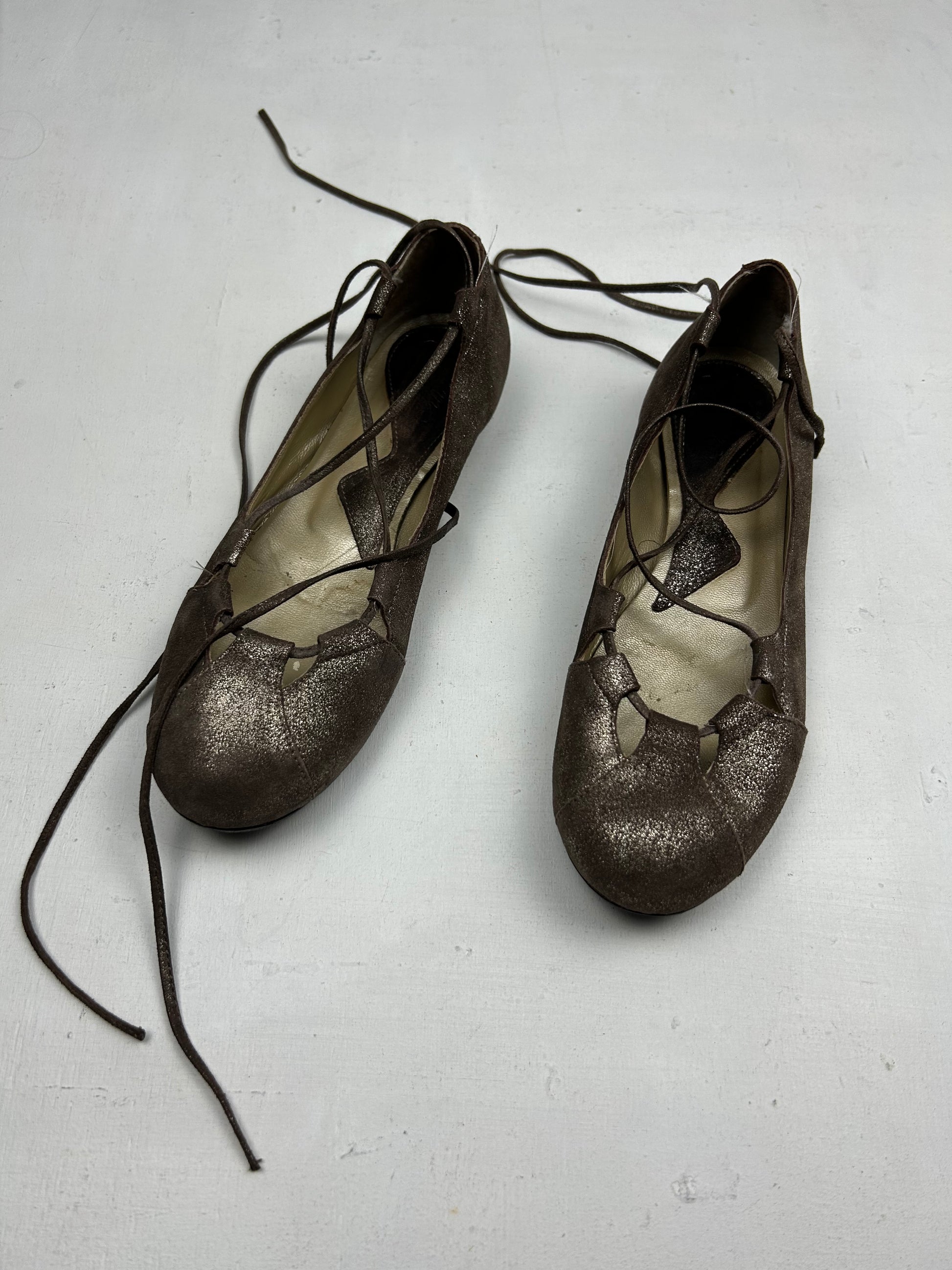 Gold brown lace up ballet shoes (37)