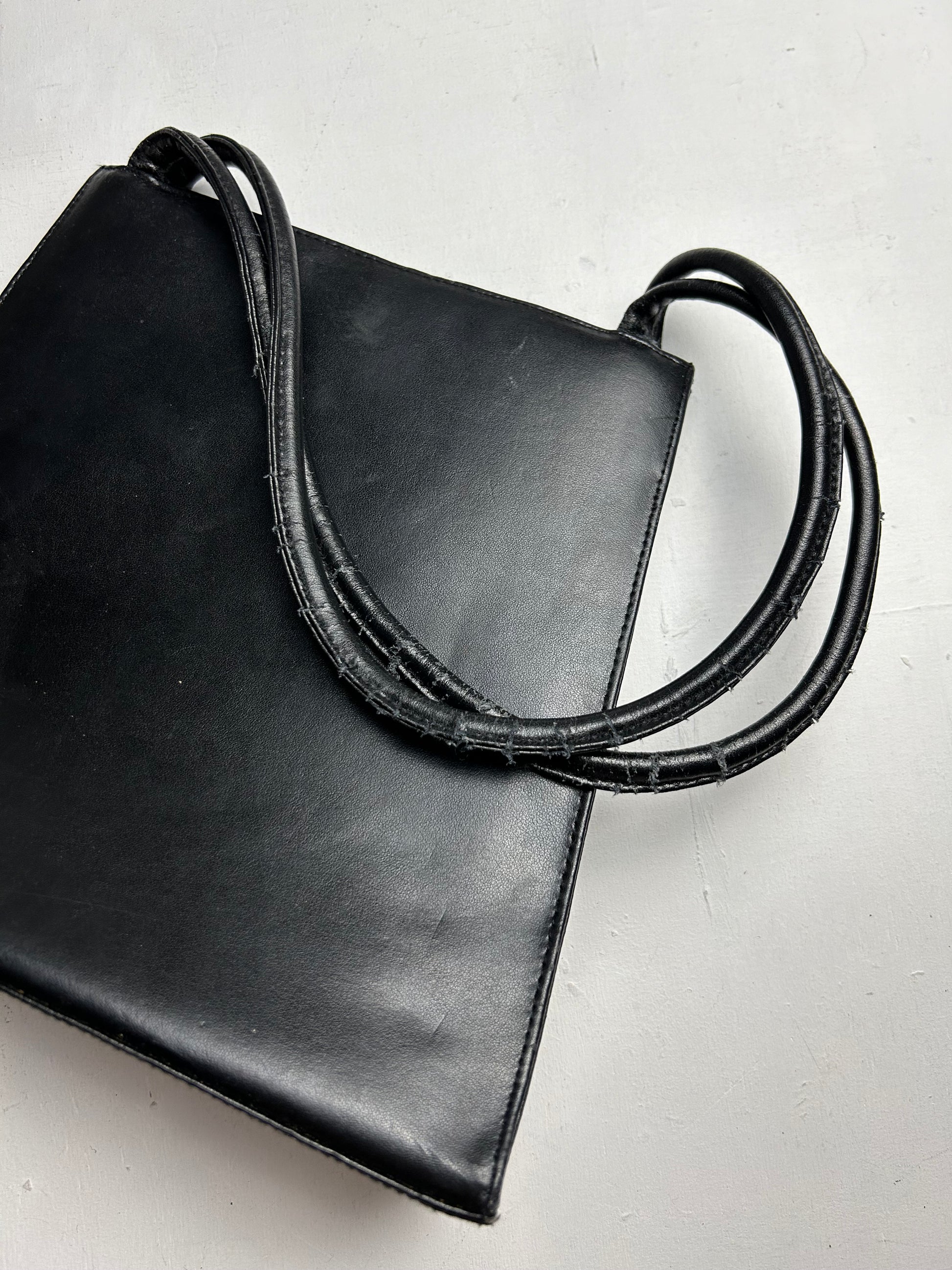 Black real leather shoulder bag (23x24cm)