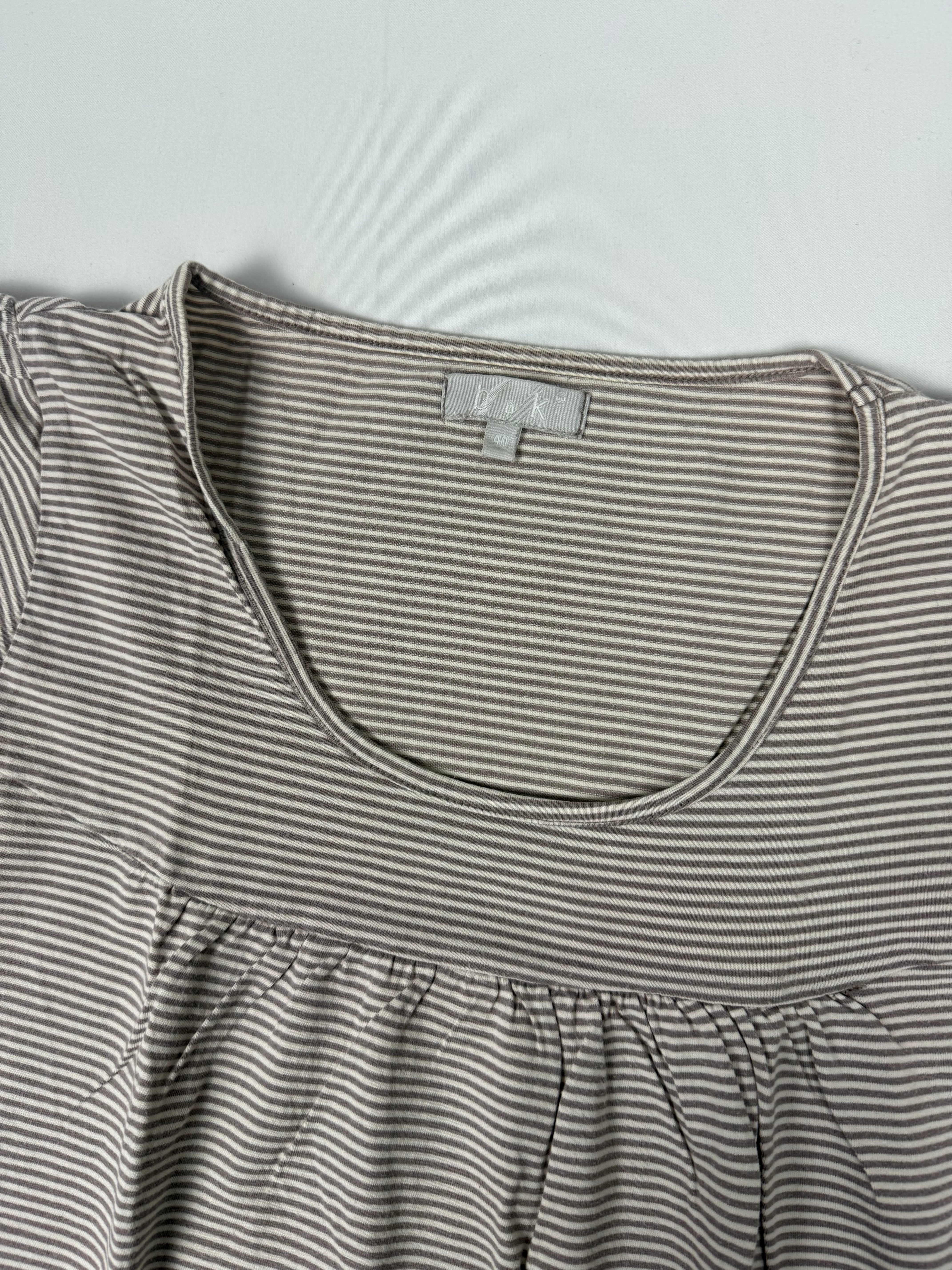 Beige tight fit cotton striped tee (L)