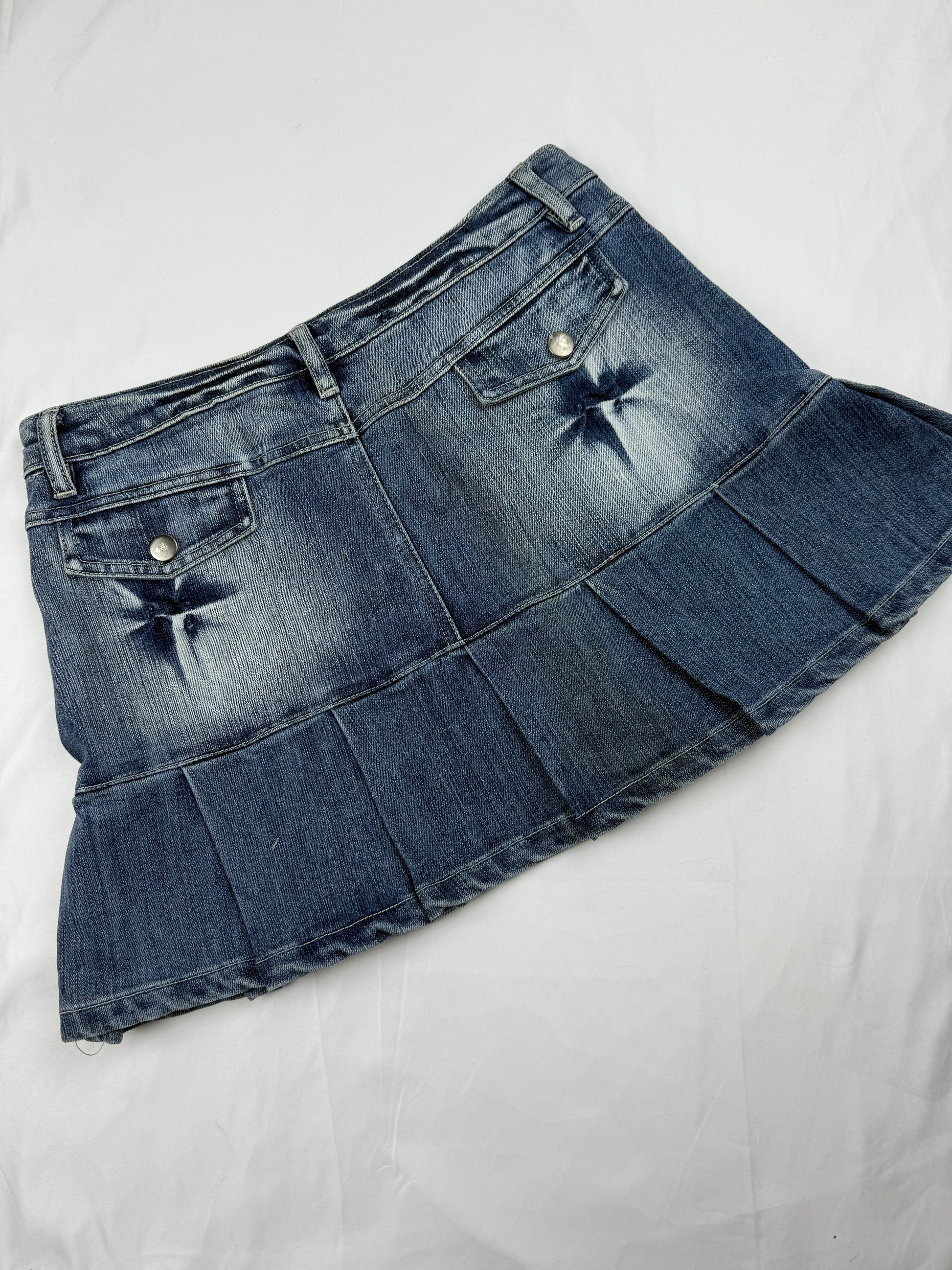 Blue denim low rise pleated mini skirt (S/M)