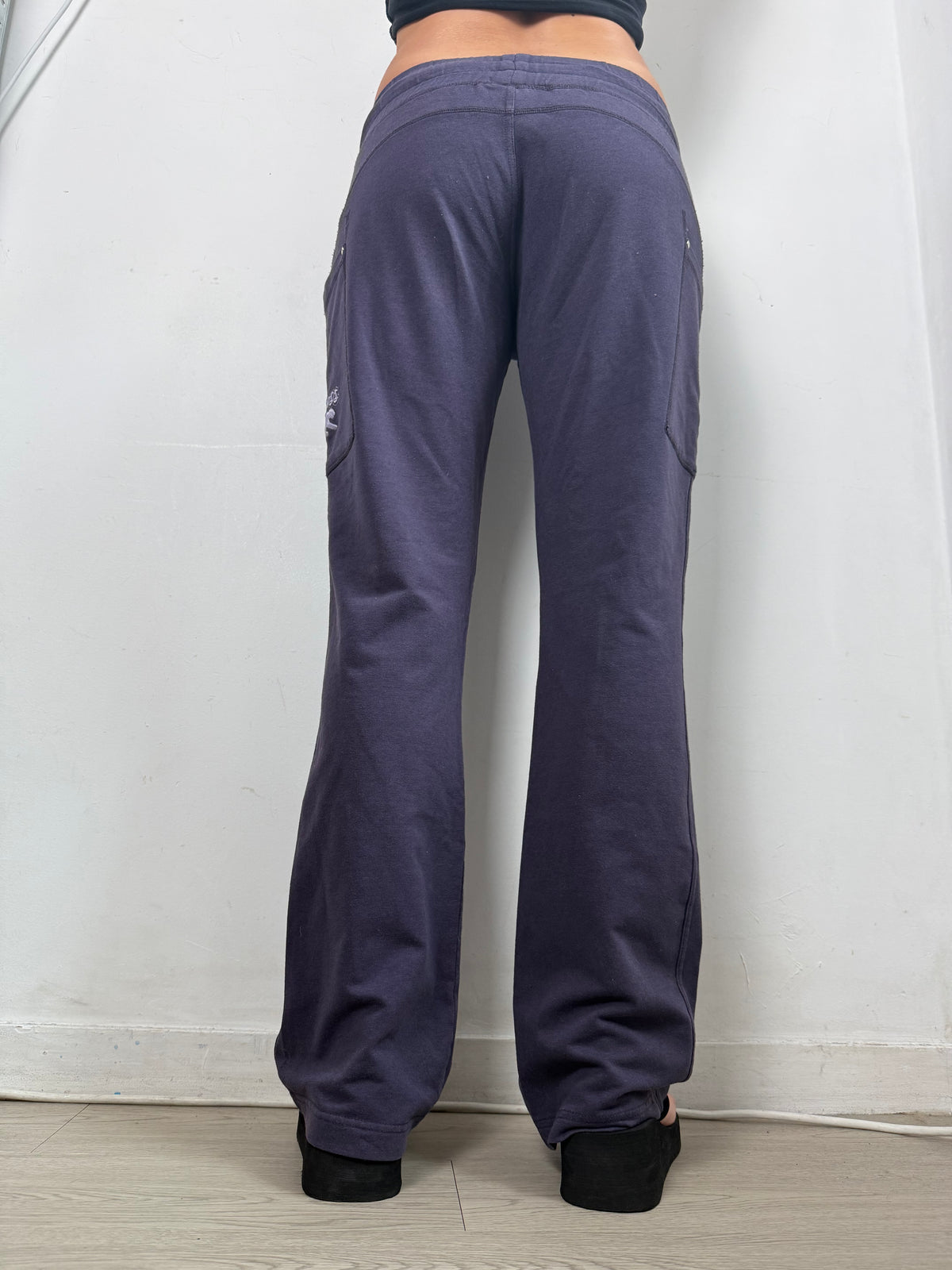 Purple baggy activewear pants (M)