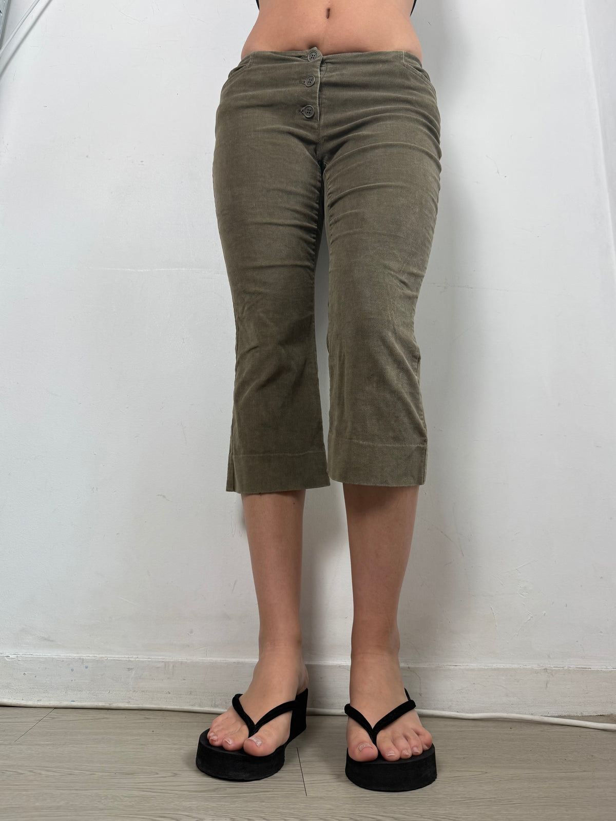Khaki low rise capri pants (S)