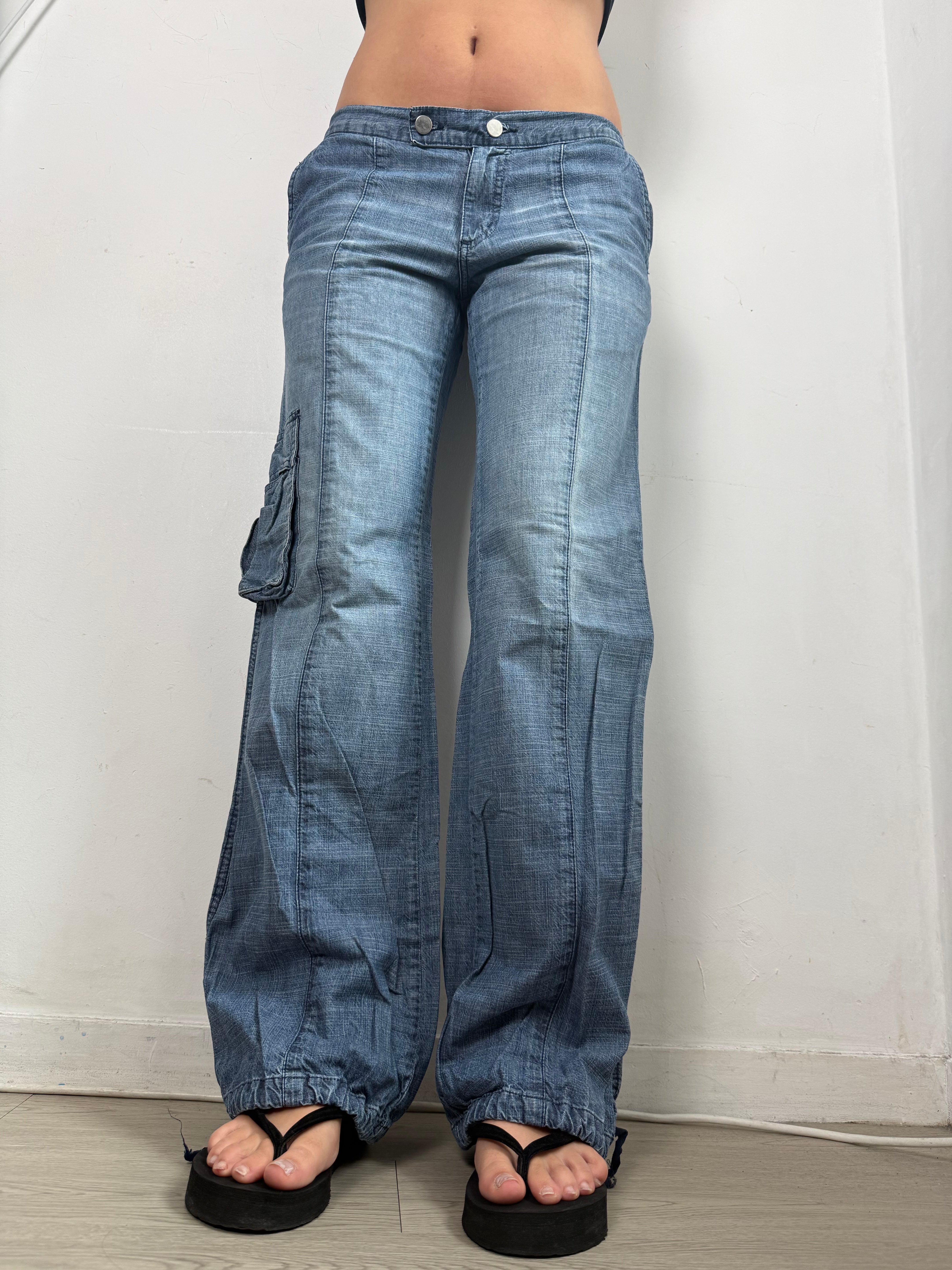 Blue denim cargo pants (M)