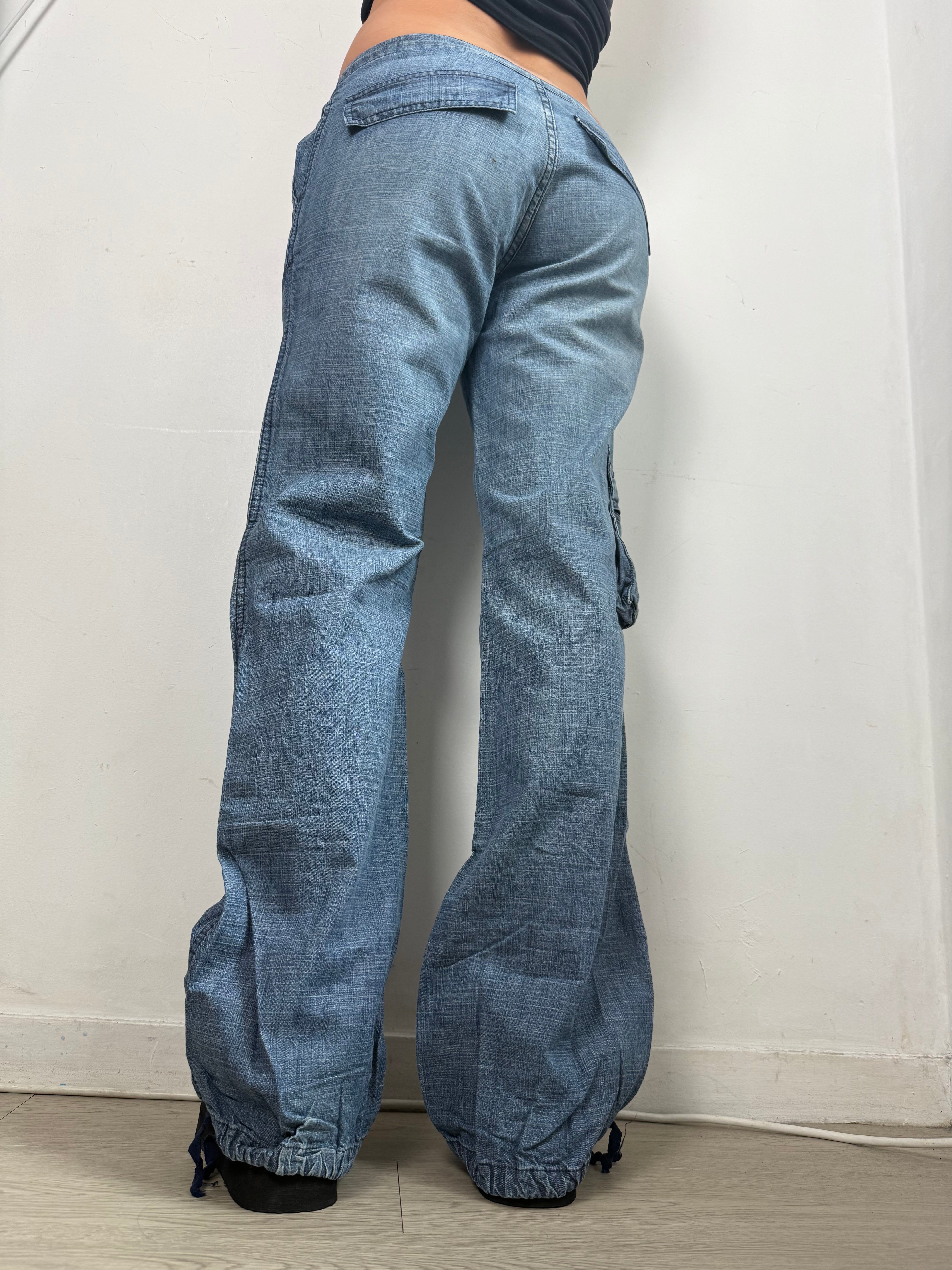 Blue denim cargo pants (M)