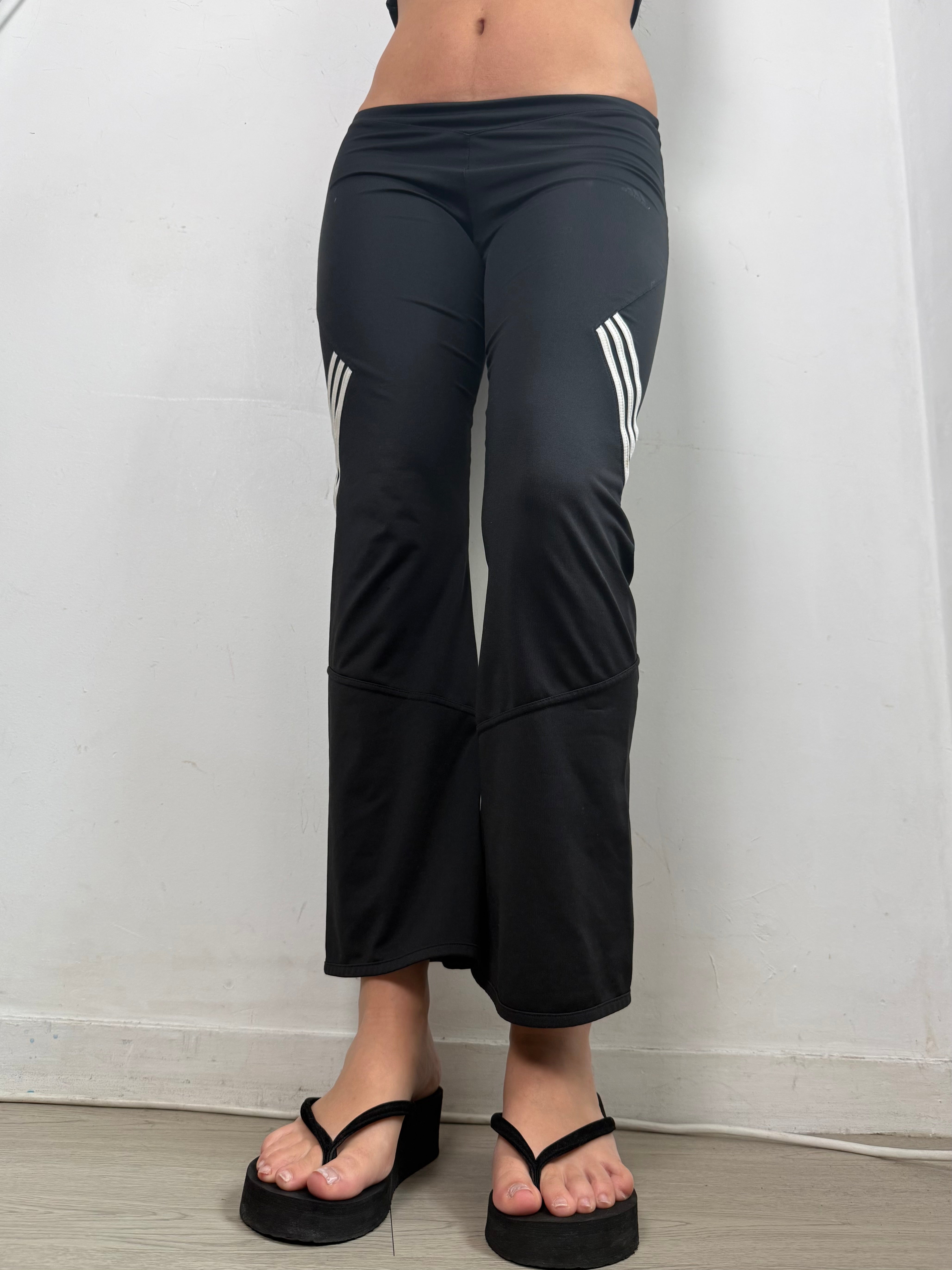 Black low rise activewear pants (XS)