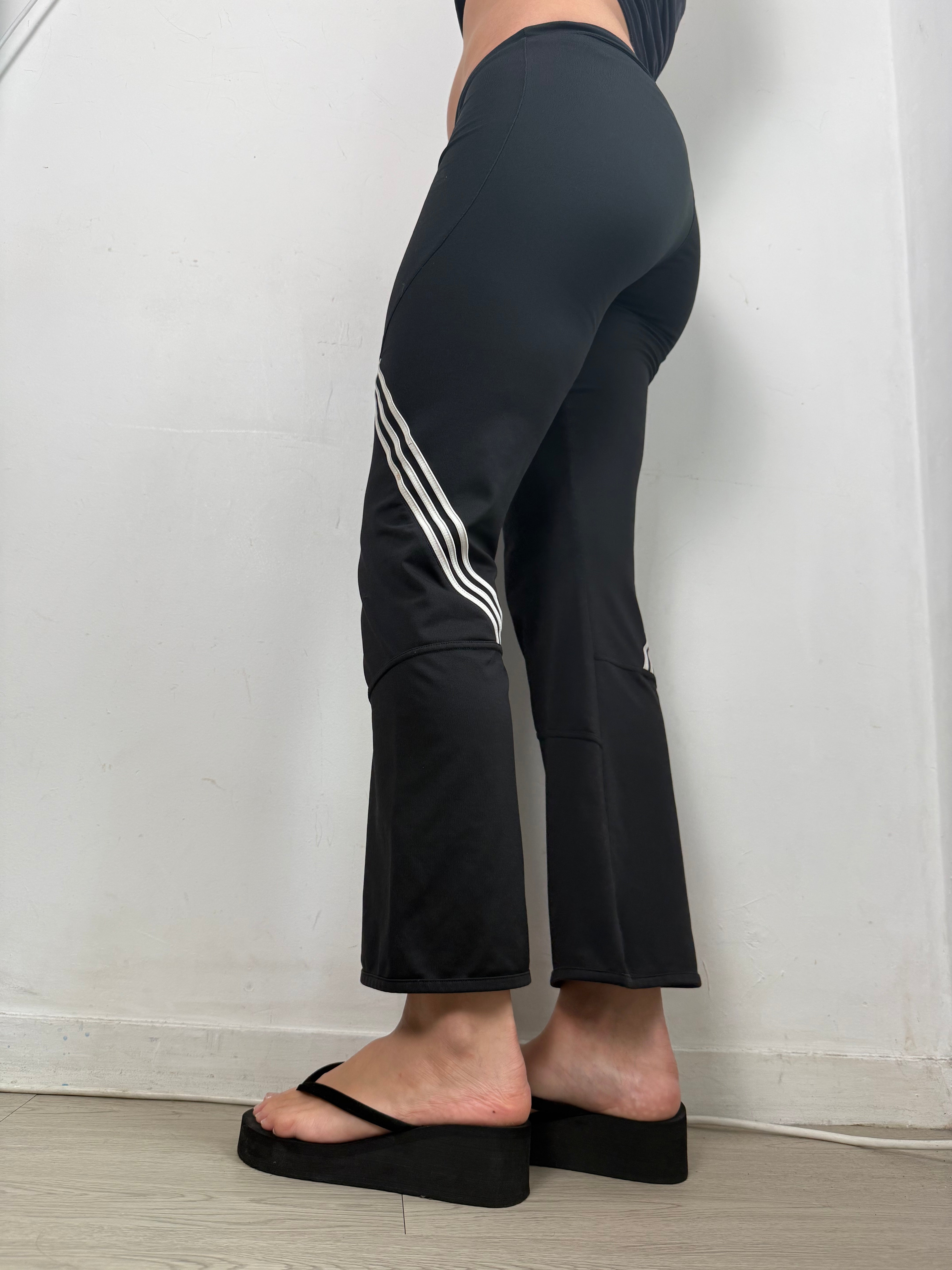 Black low rise activewear pants (XS)