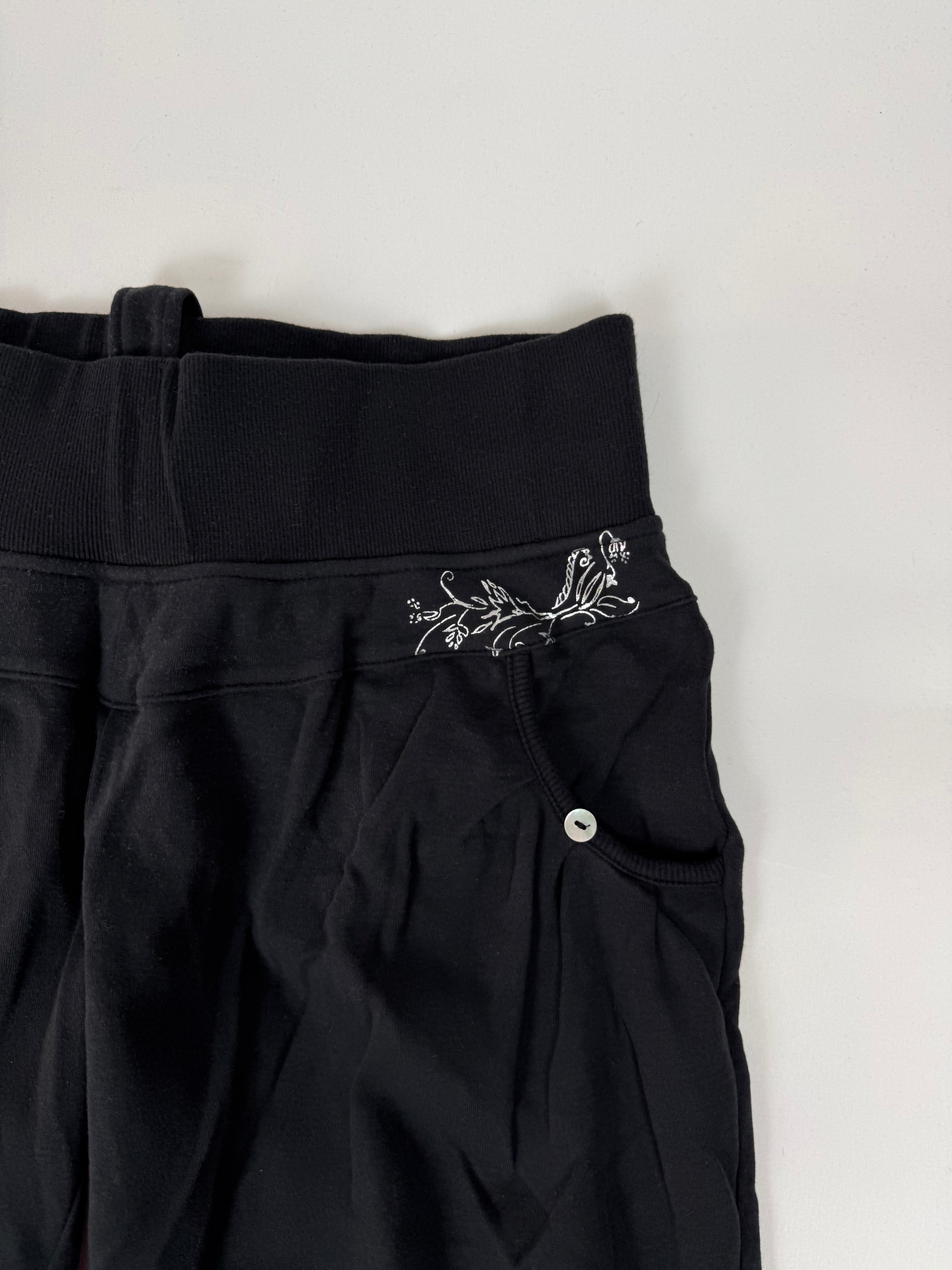 Black cotton capri pants (M)