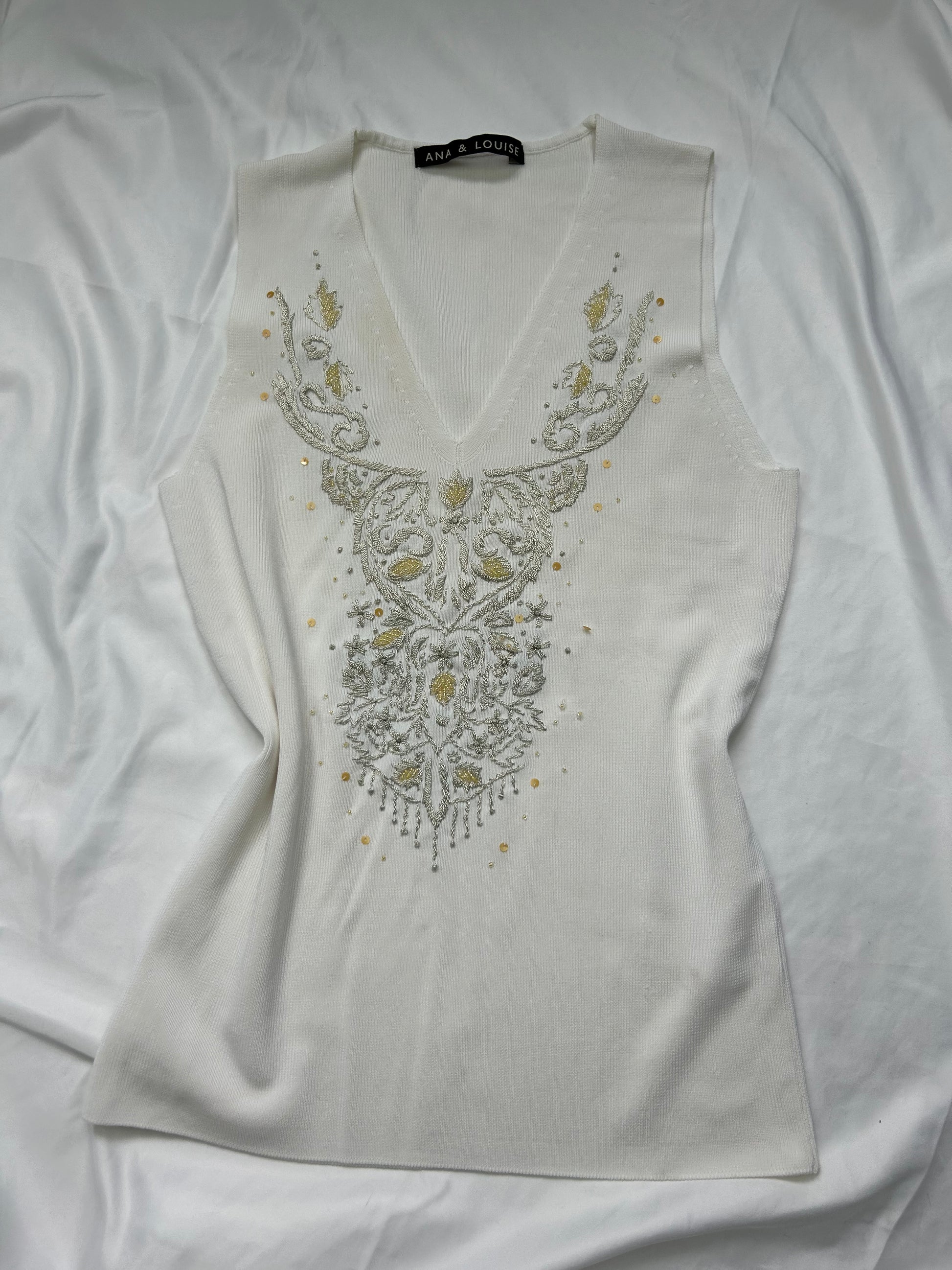 White embroidered pearls knitted tank  top (S/M)