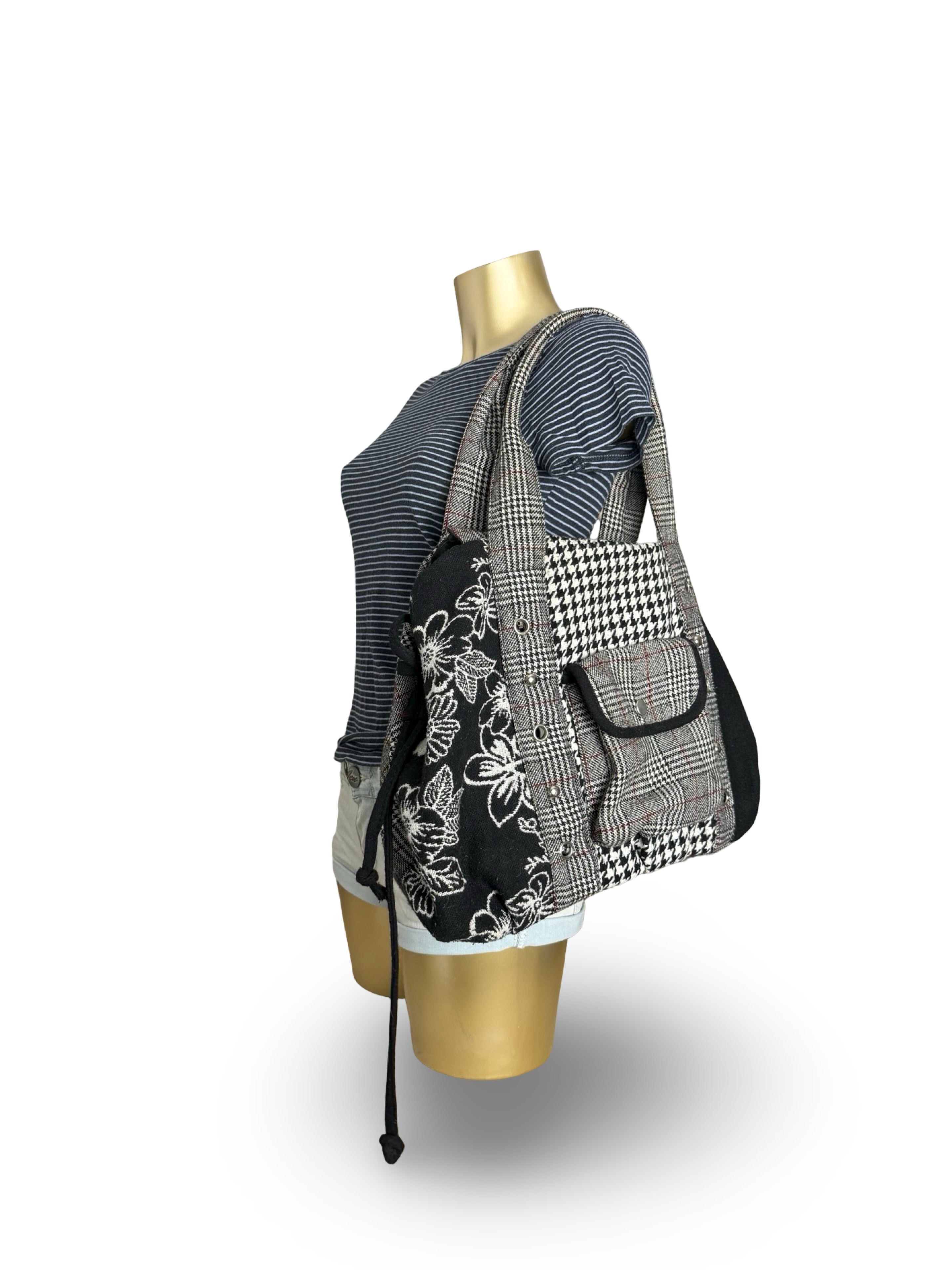 Grey graphic maxi shoulder bag