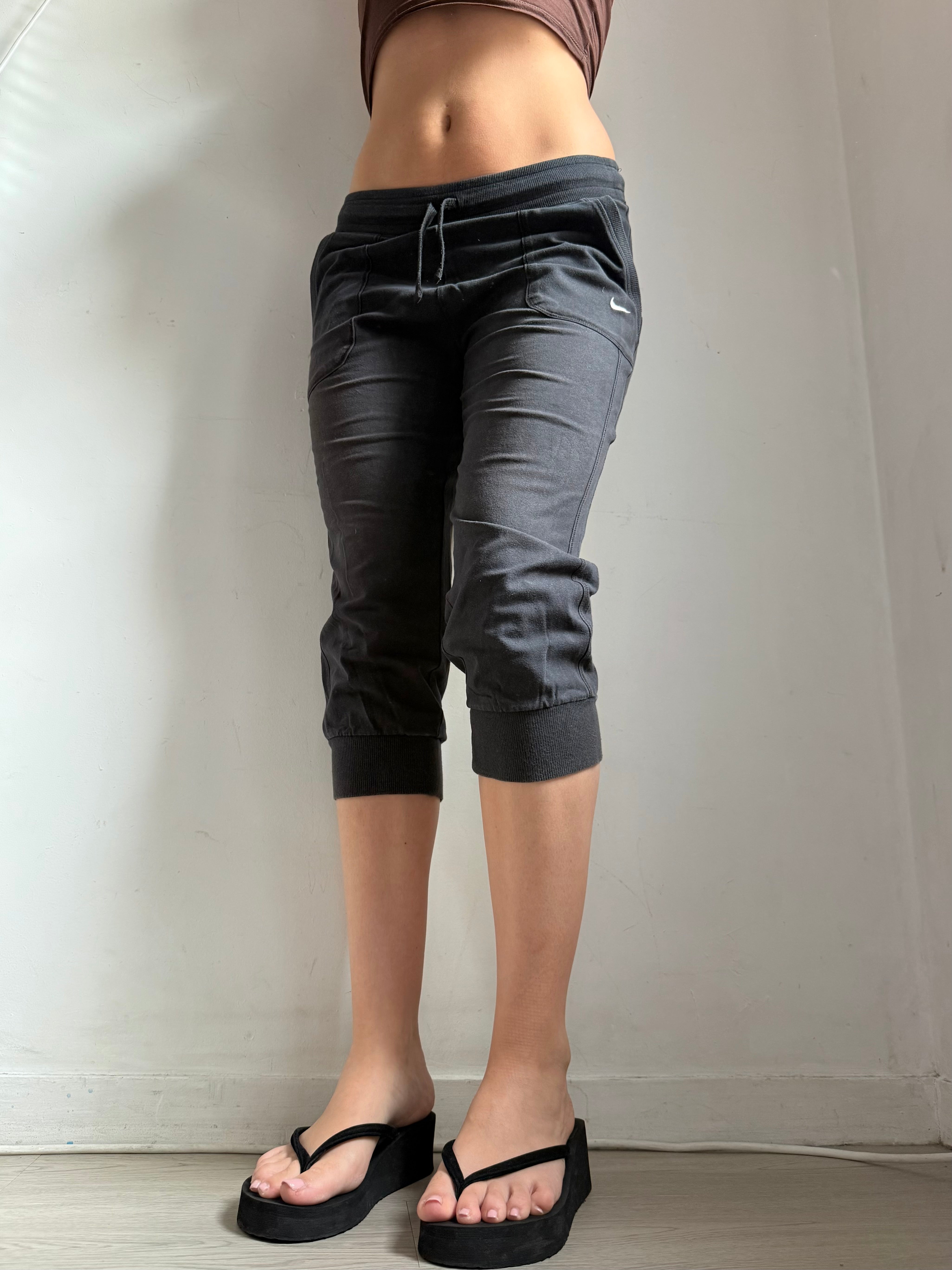 Black activewear cotton capri pants (S)