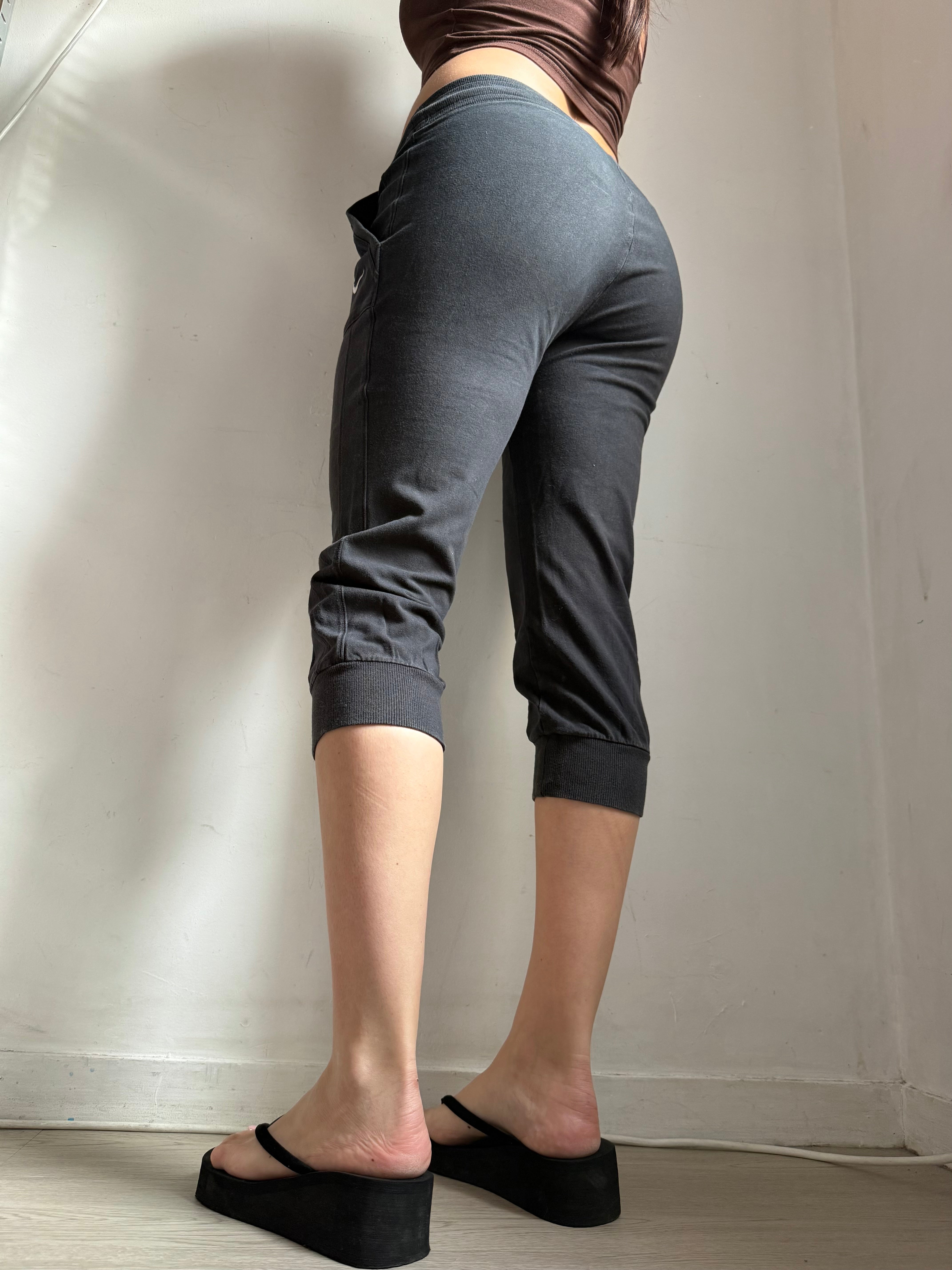 Black activewear cotton capri pants (S)