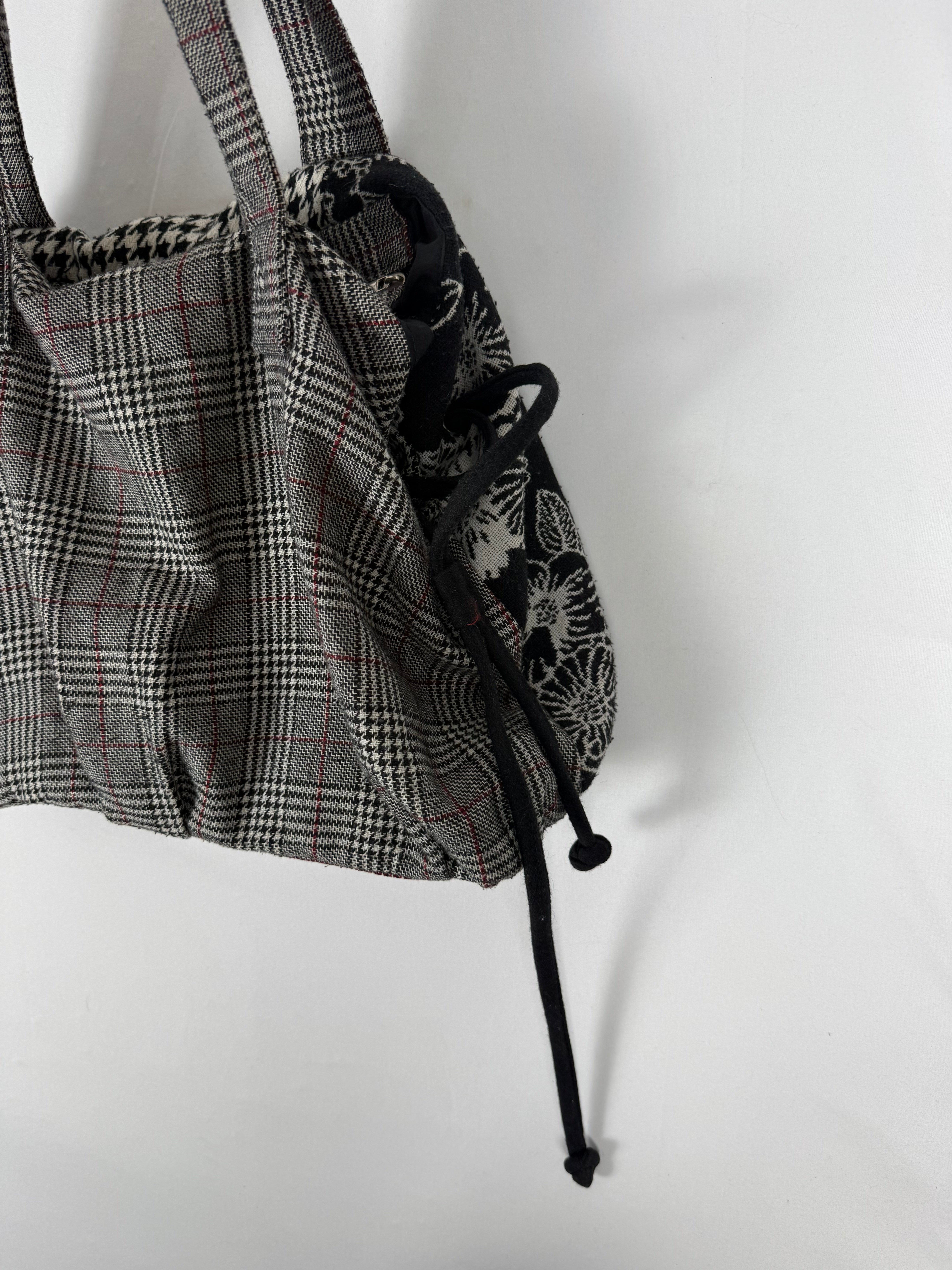Grey graphic maxi shoulder bag