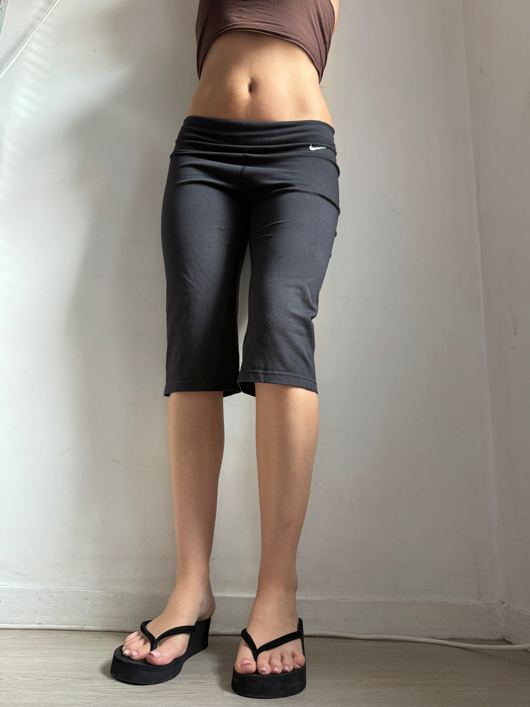 Black activewear capri pants (S)