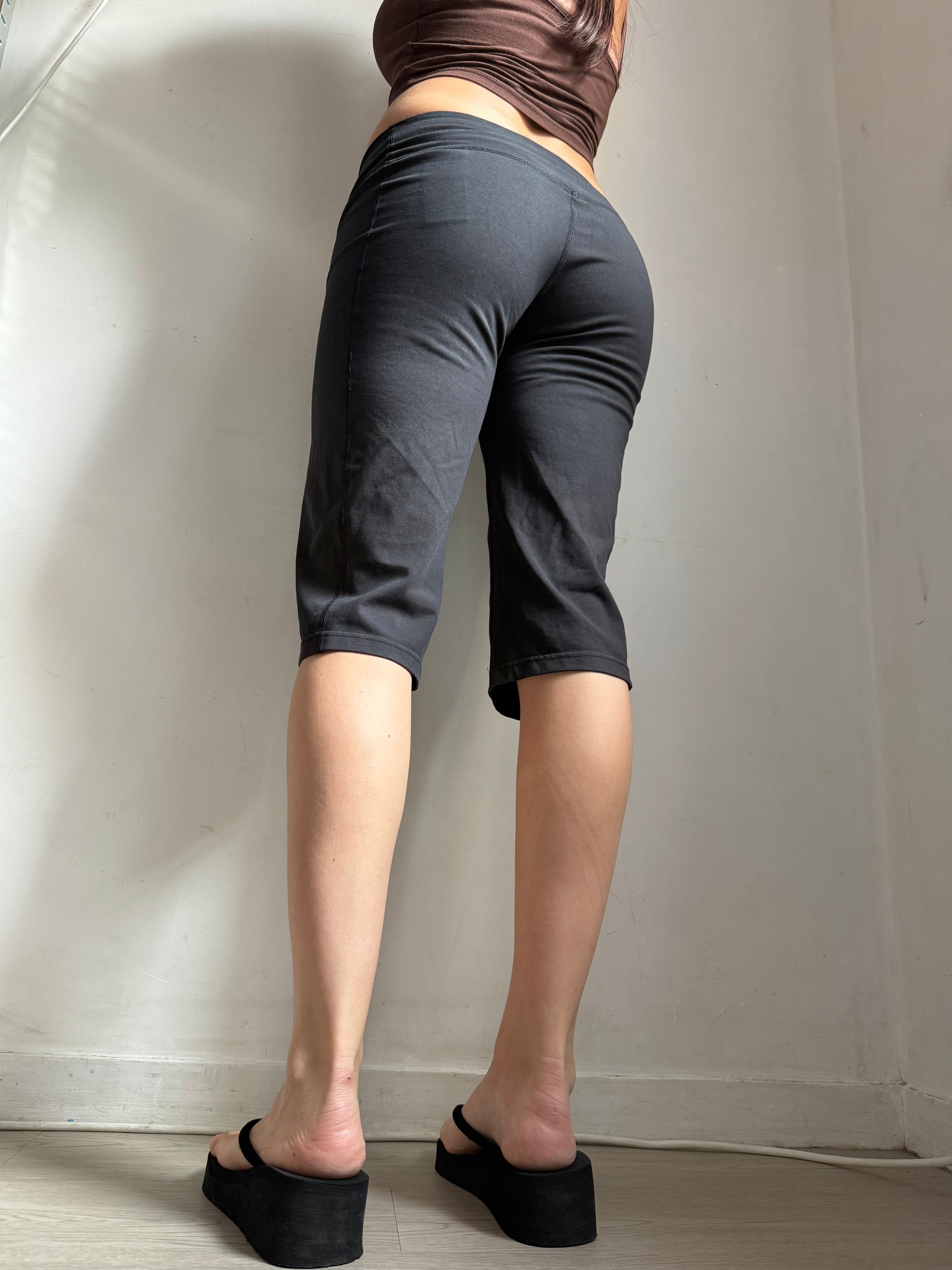 Black activewear capri pants (S)