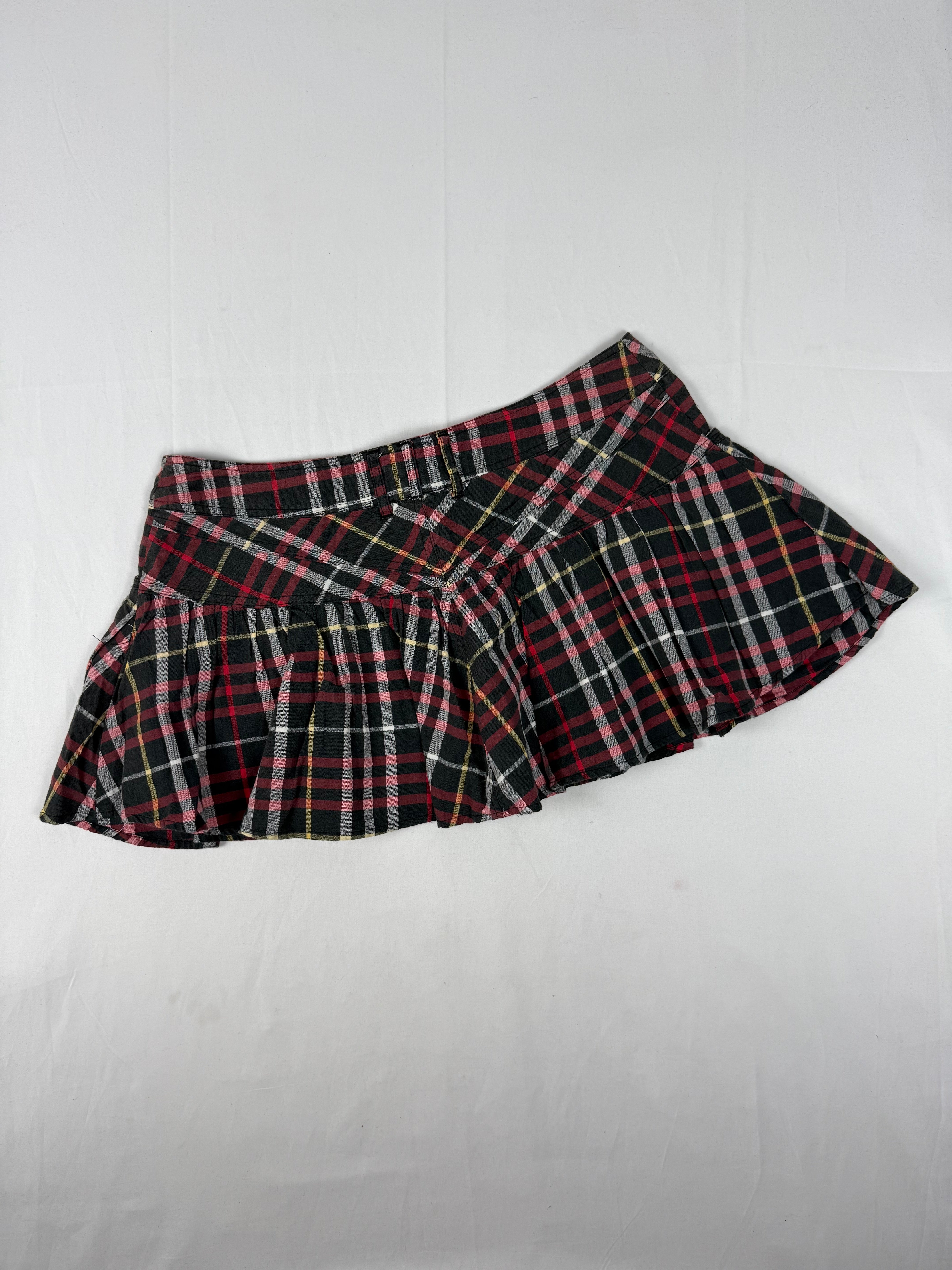 Burgundy check print low rise pleated mini skirt (M/L)