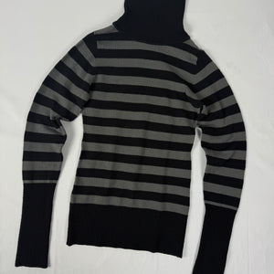 Black striped turtleneck jumper (S/M)