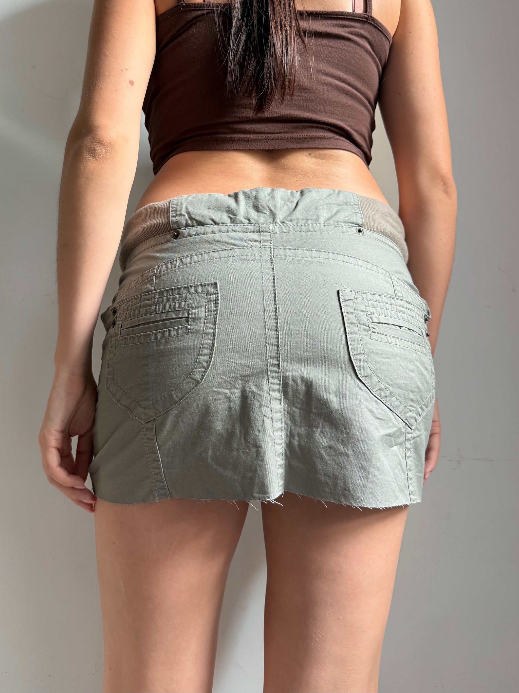 Khaki utility low rise mini skirt (S)