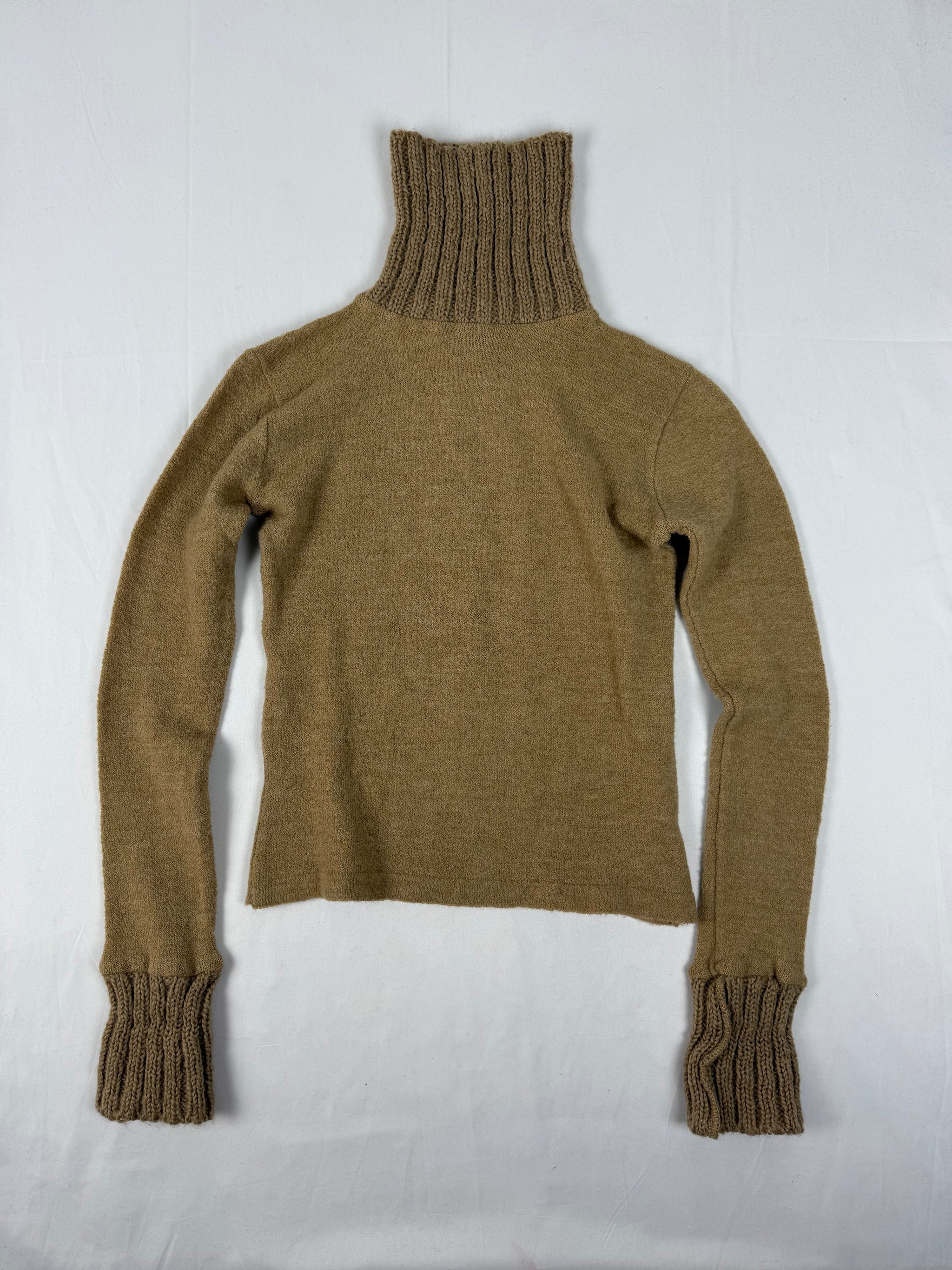 Beige turtleneck wool jumper (S/M)