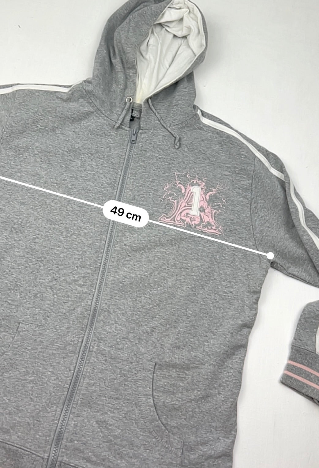 Grey zip up hoodie (XL)