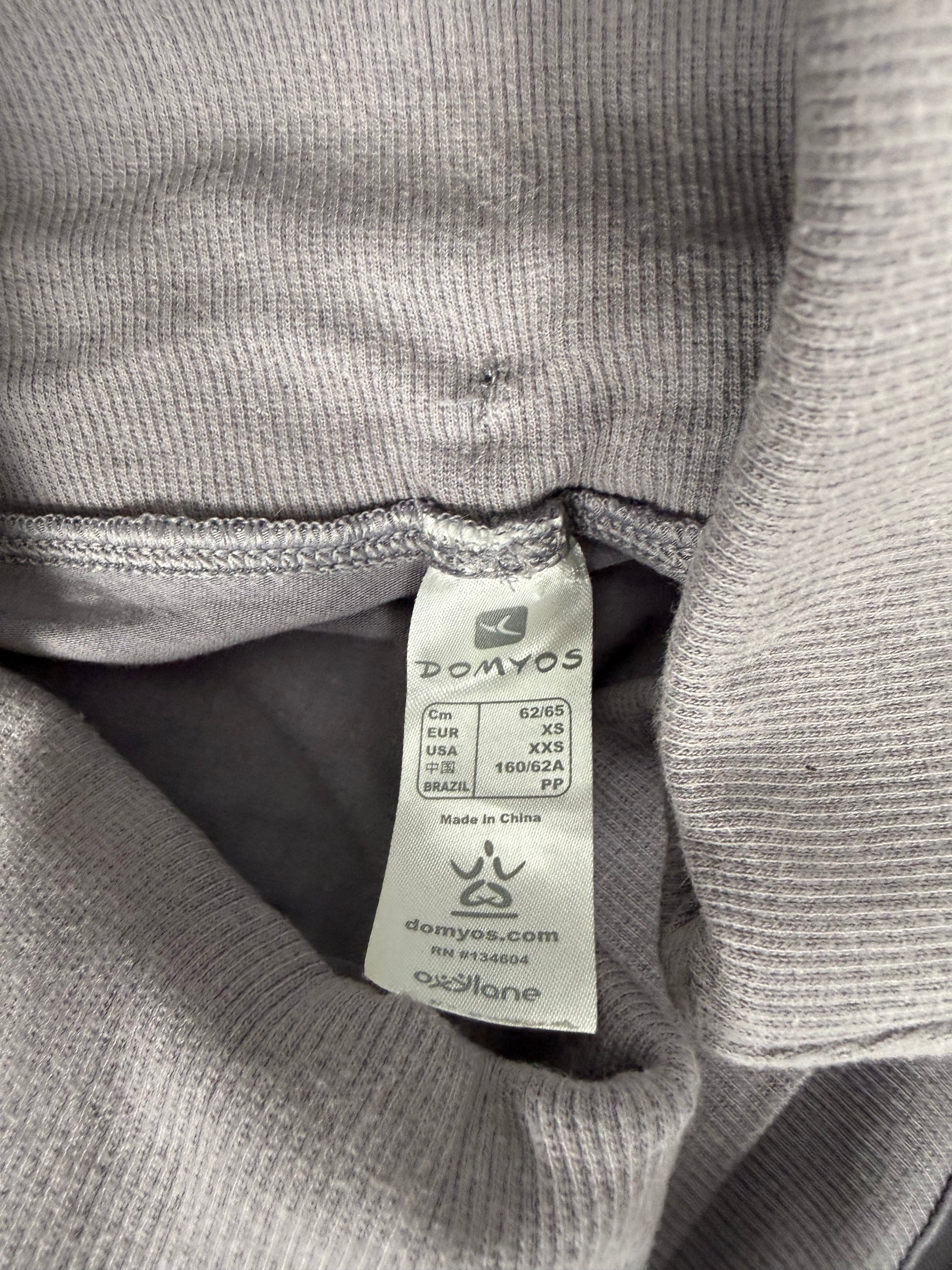 Khaki activewear capri pants (XS)