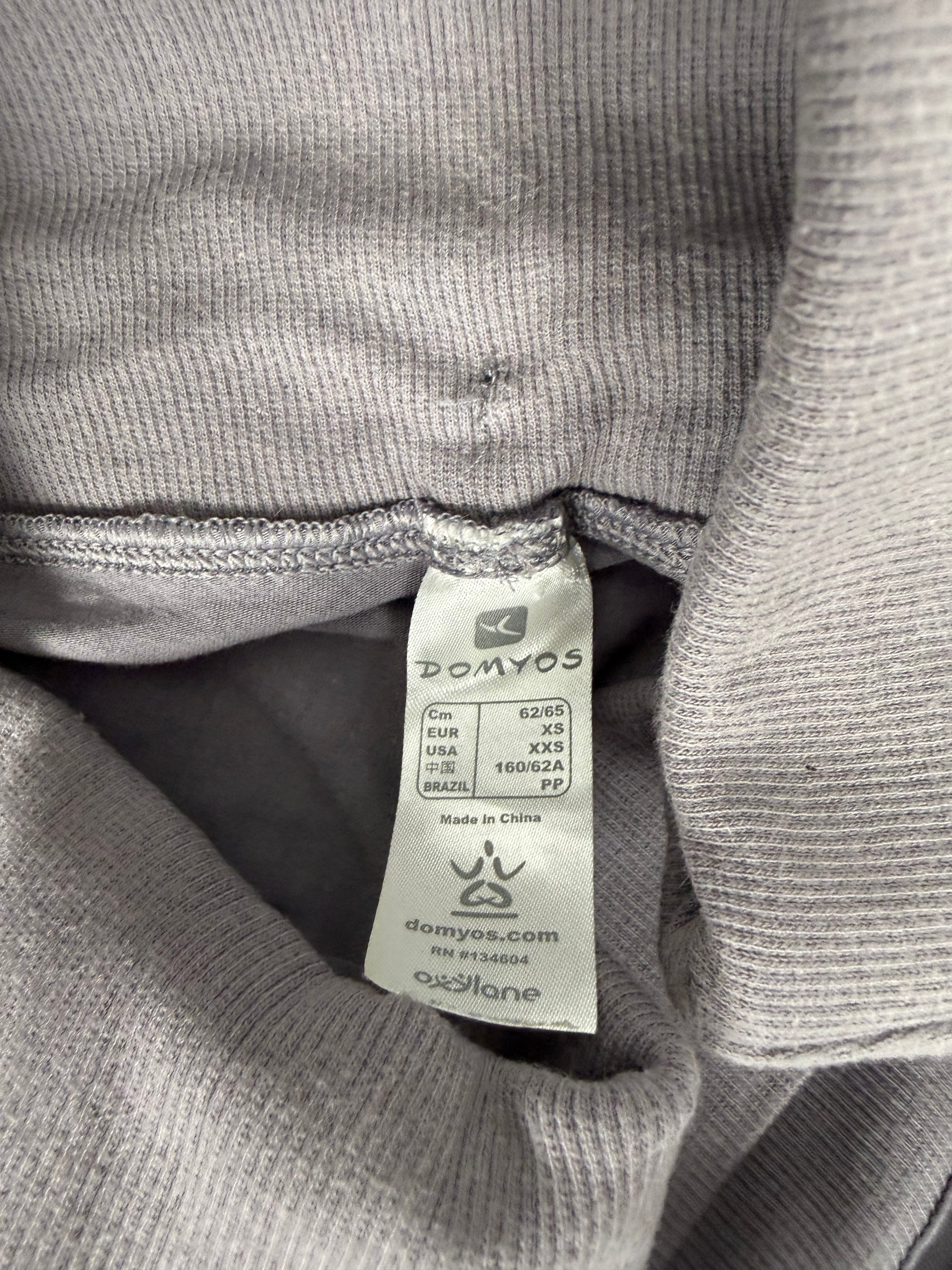 Grey low rise capri pants (XS)