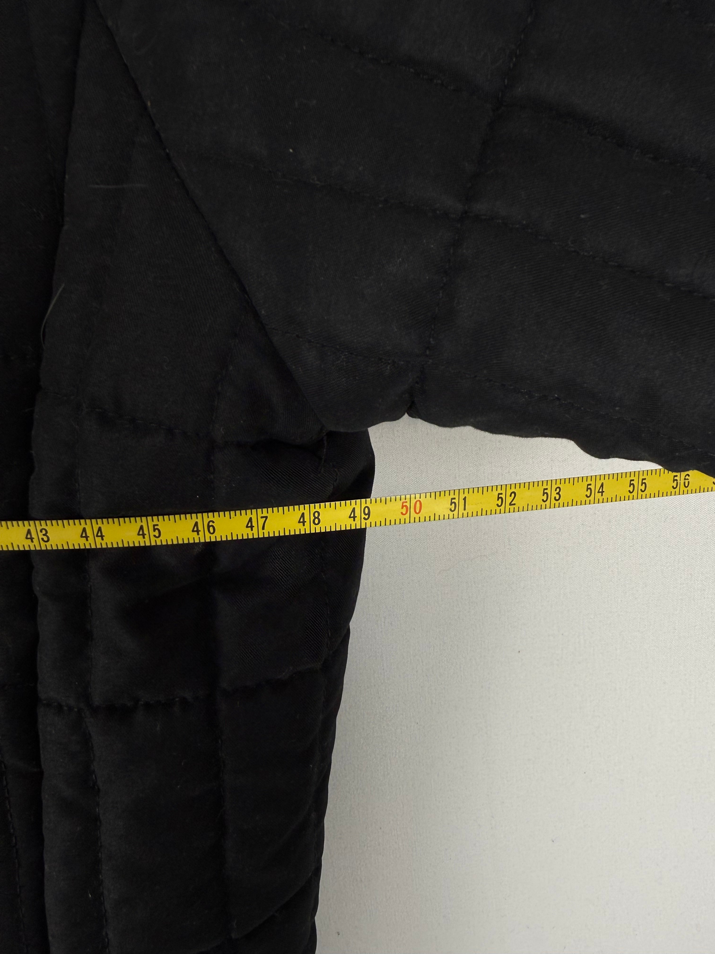 Black lightweight zip up puffer jacket (L)