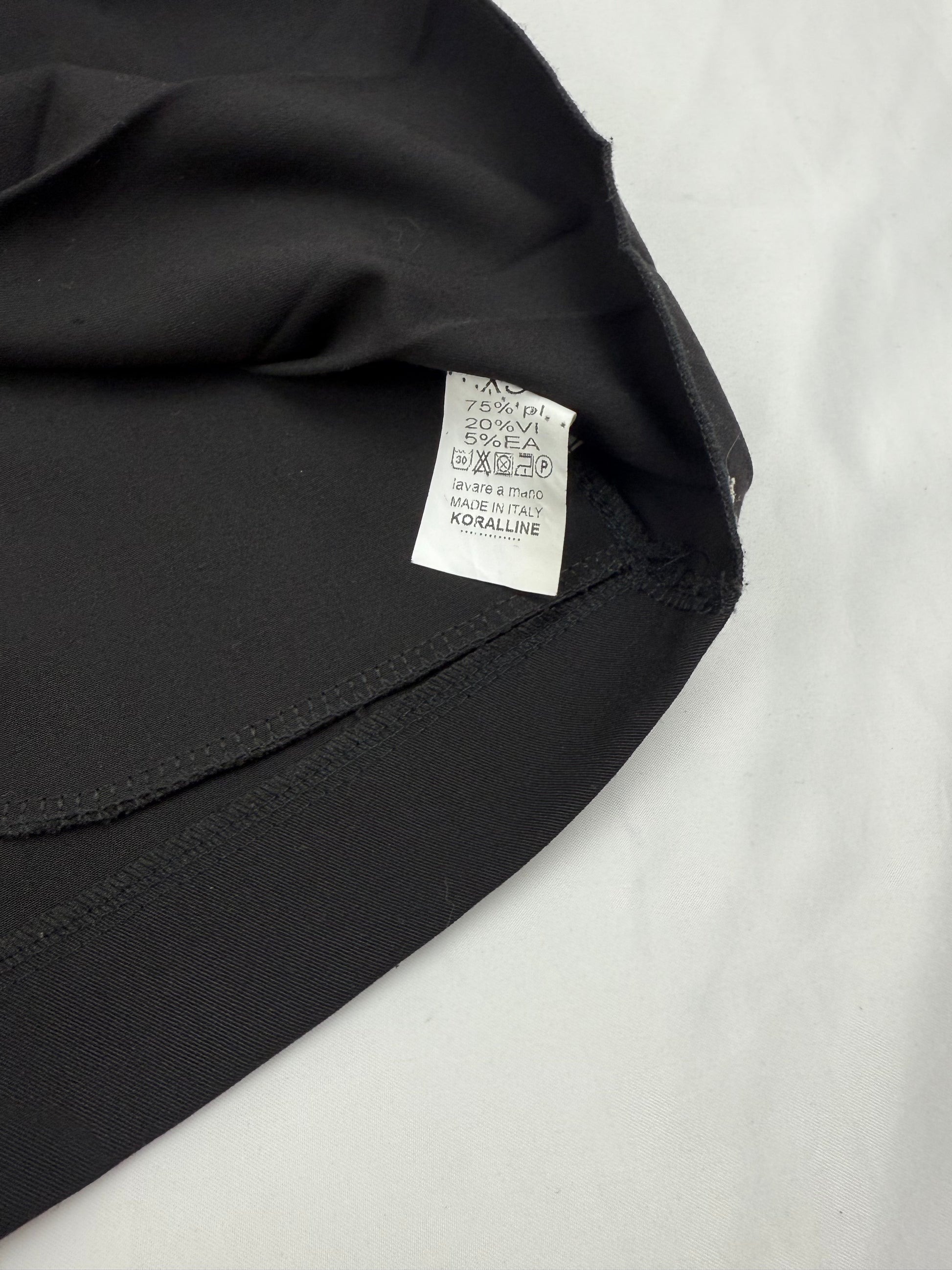 Black pleated low rise mini skirt (S)