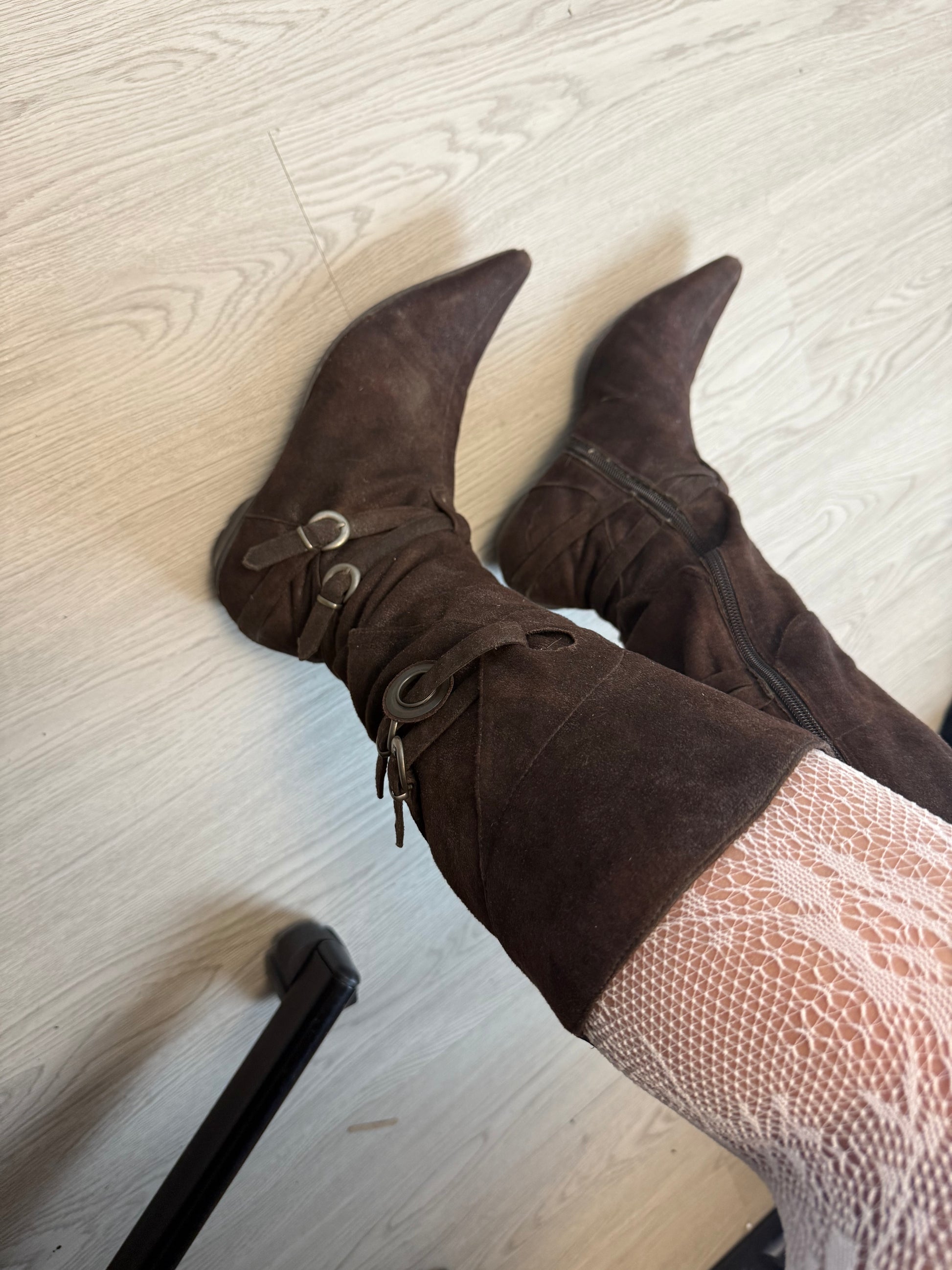 Brown  knee high suede leather buckles pointed toes boots (37)