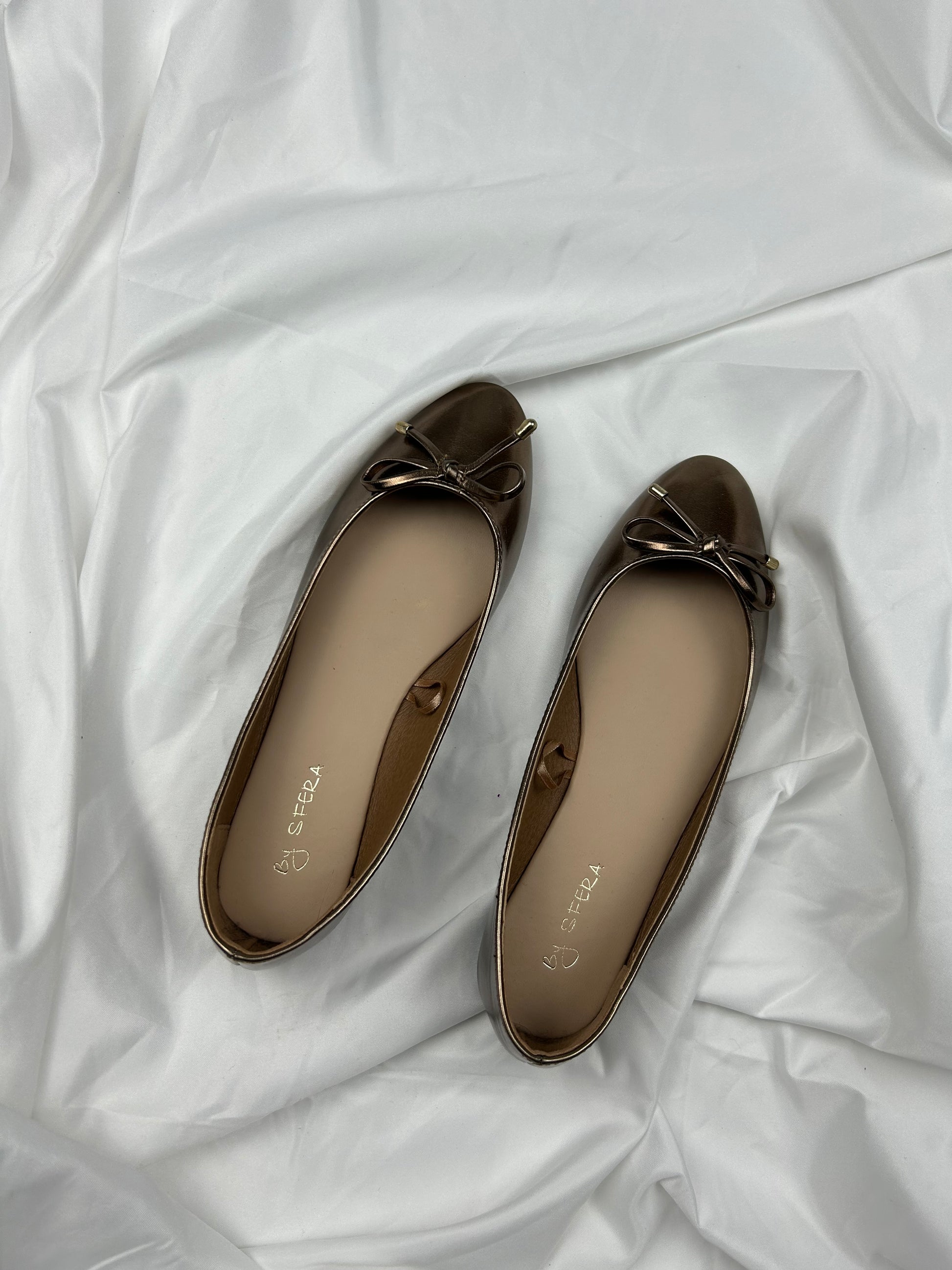 Gold brand new  pointed toes ballet shoes (38)