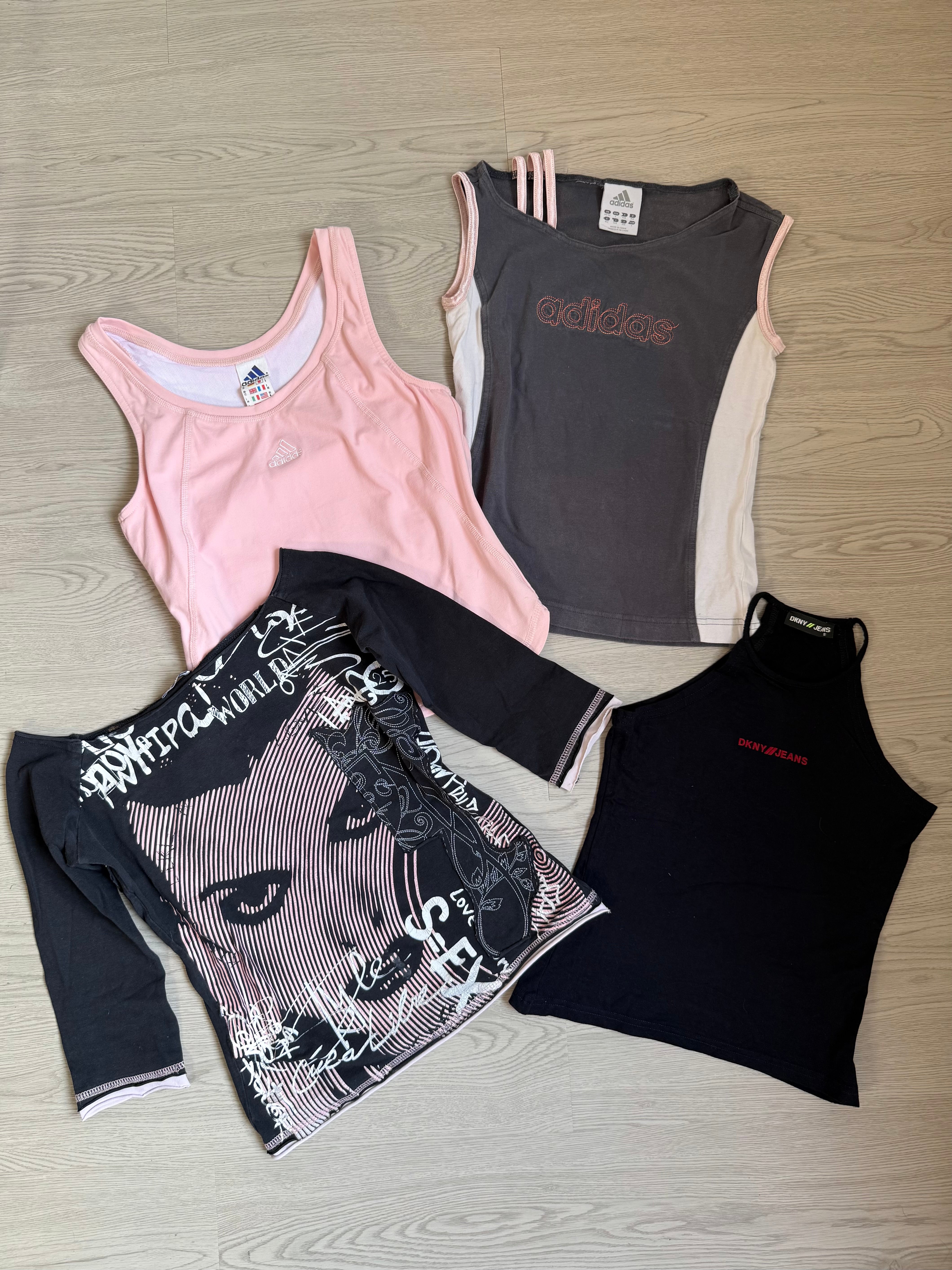 Black graphic cotton 3/4 sleeves top (M)