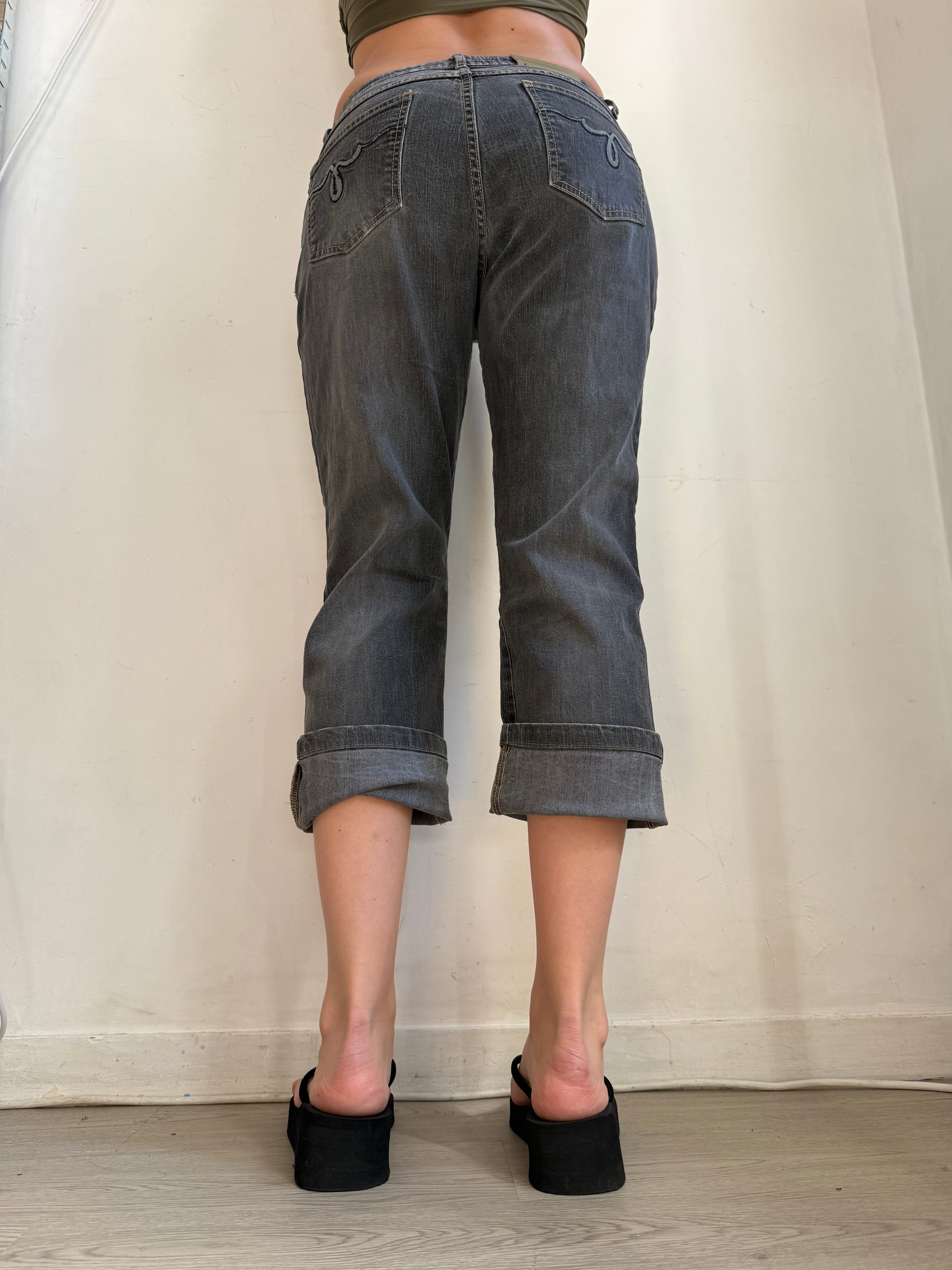 Grey denim baggy capri pants (M/L)