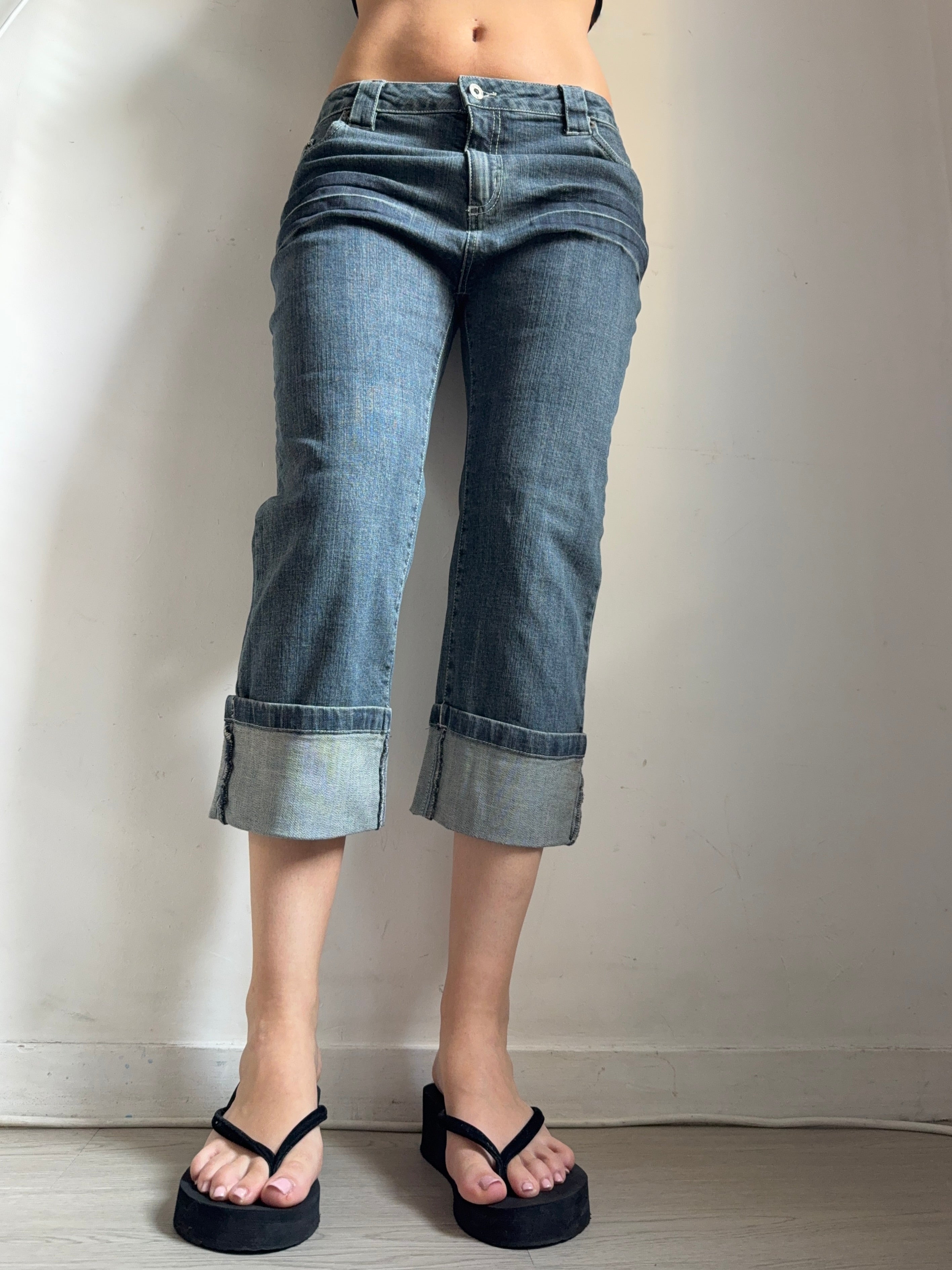 Navy denim capri pants (M)