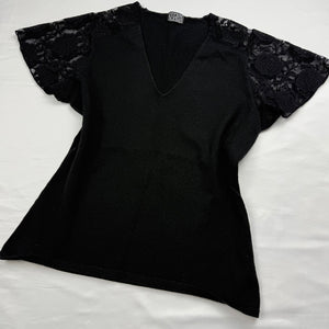 Black lace sleeves tight fit tee (M)