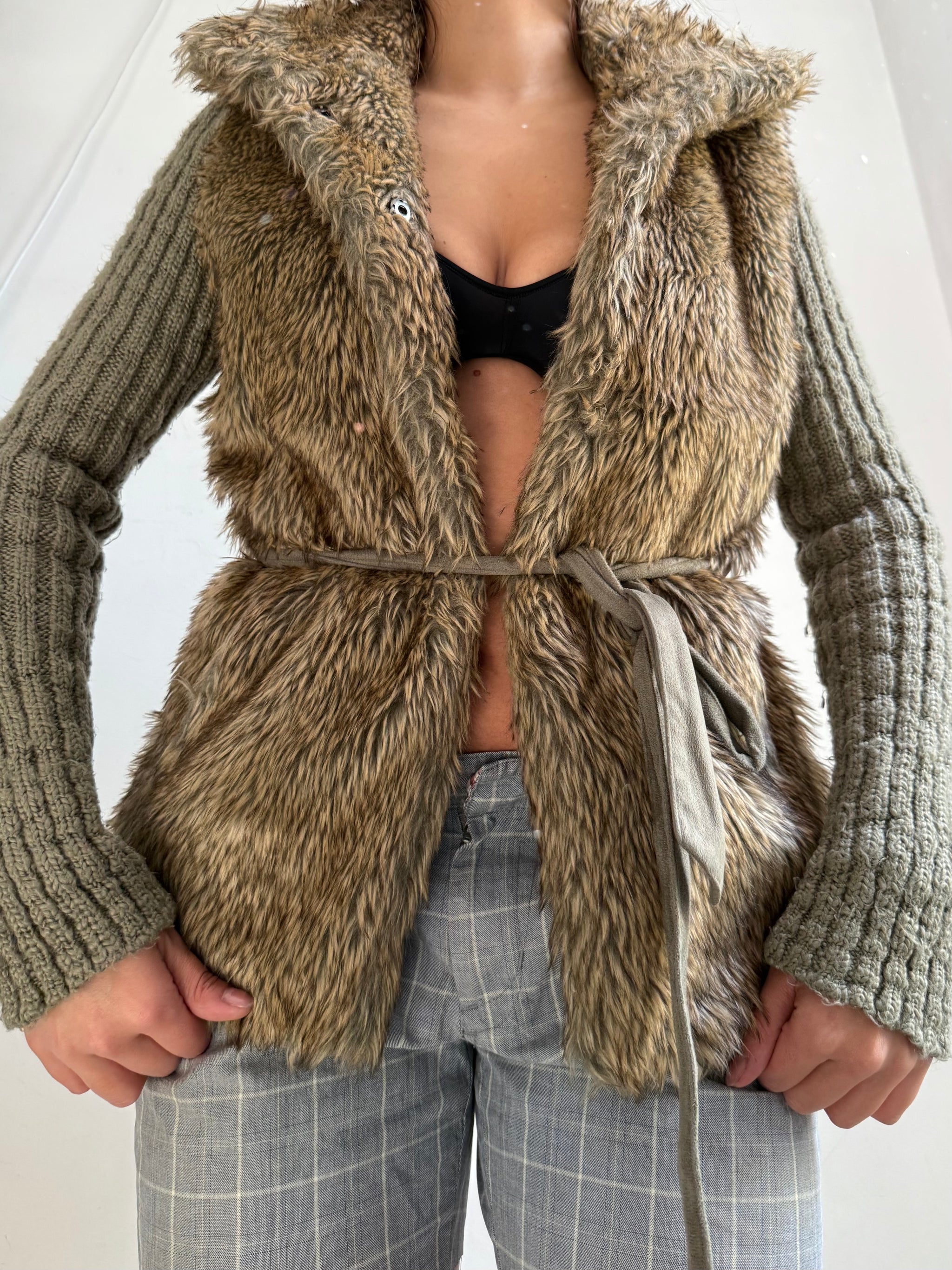 Khaki faux fur knitted jacket (M)