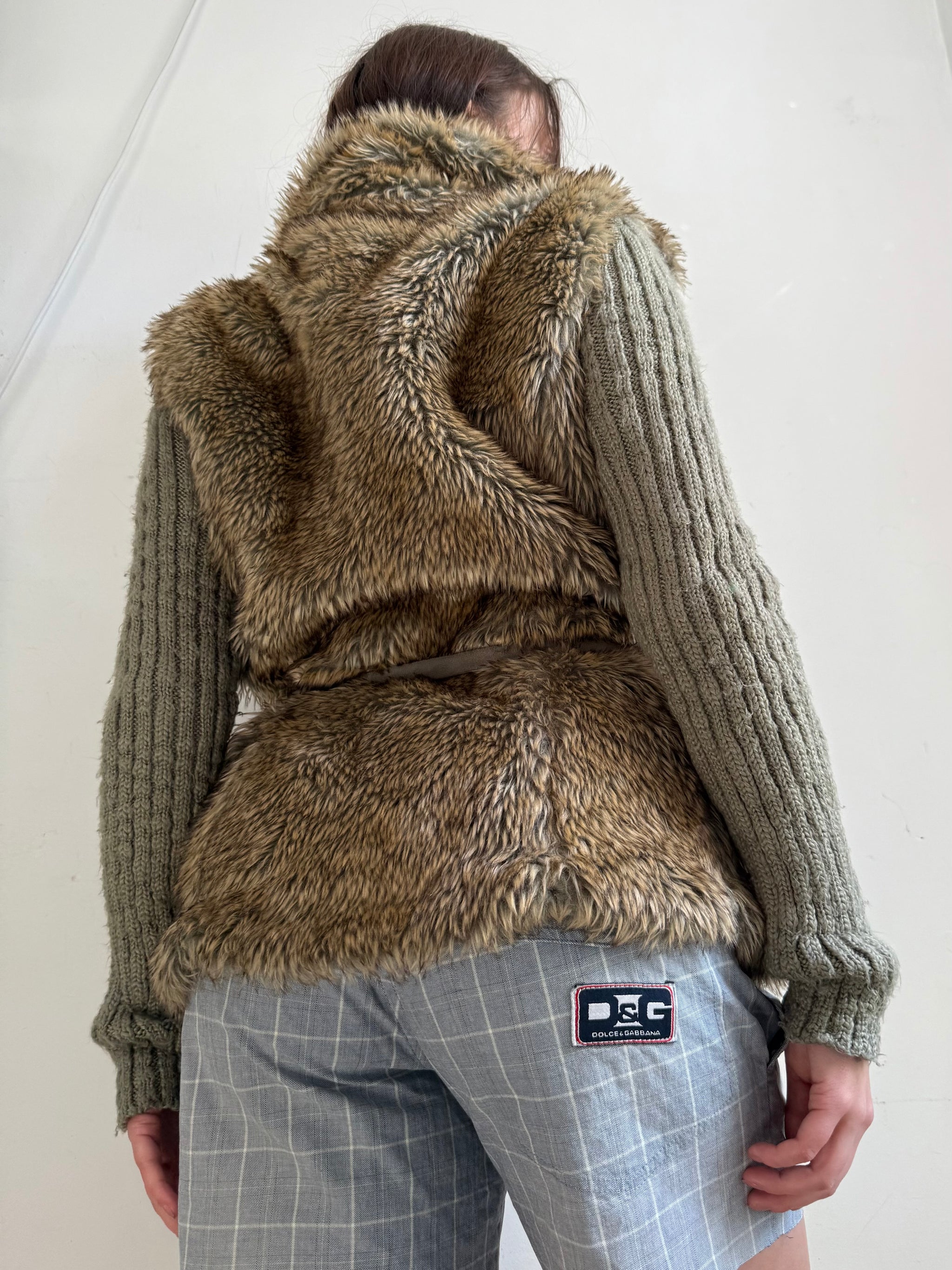 Khaki faux fur knitted jacket (M)