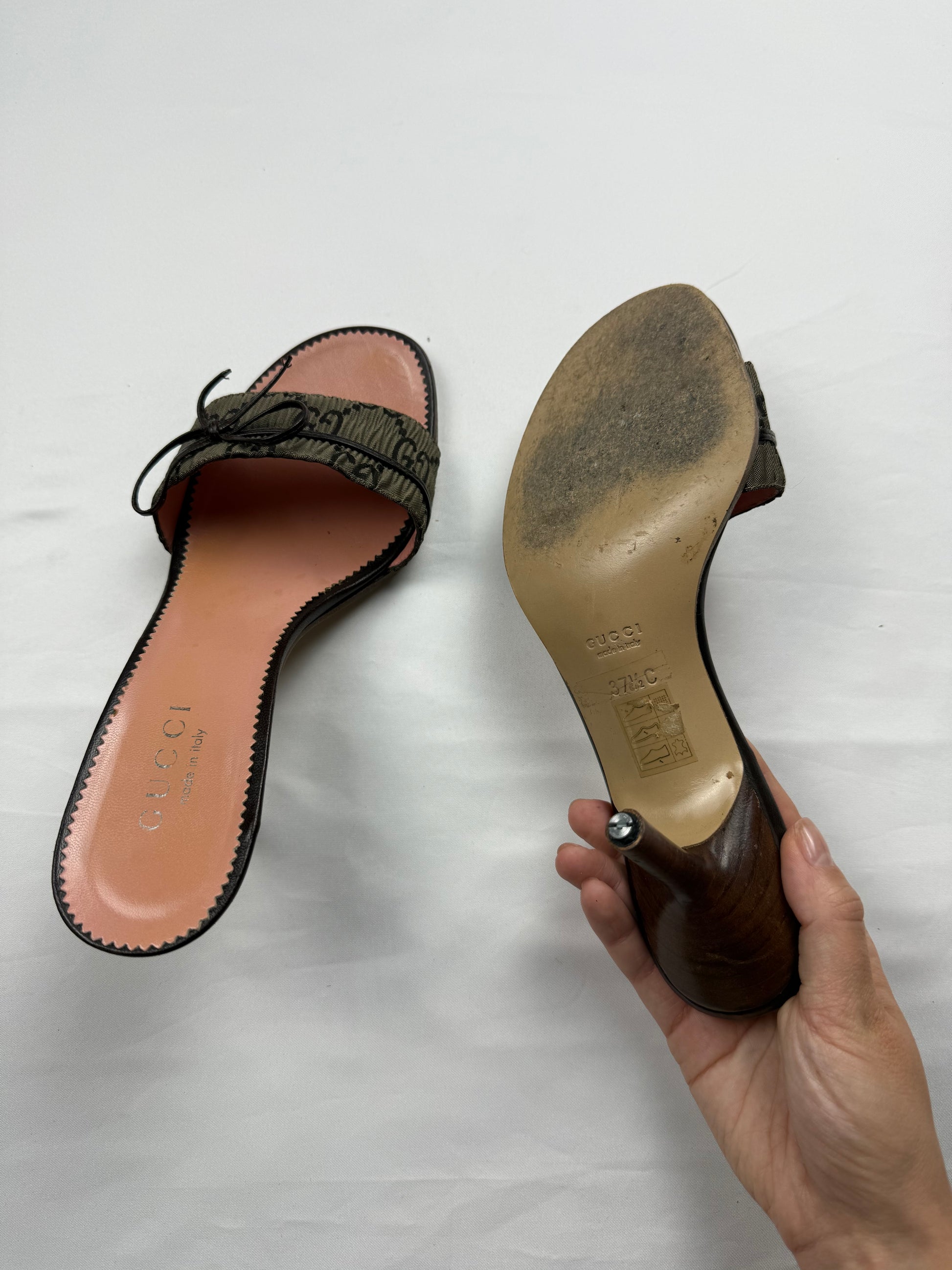 Brown monogram kitten heels mules (37.5)