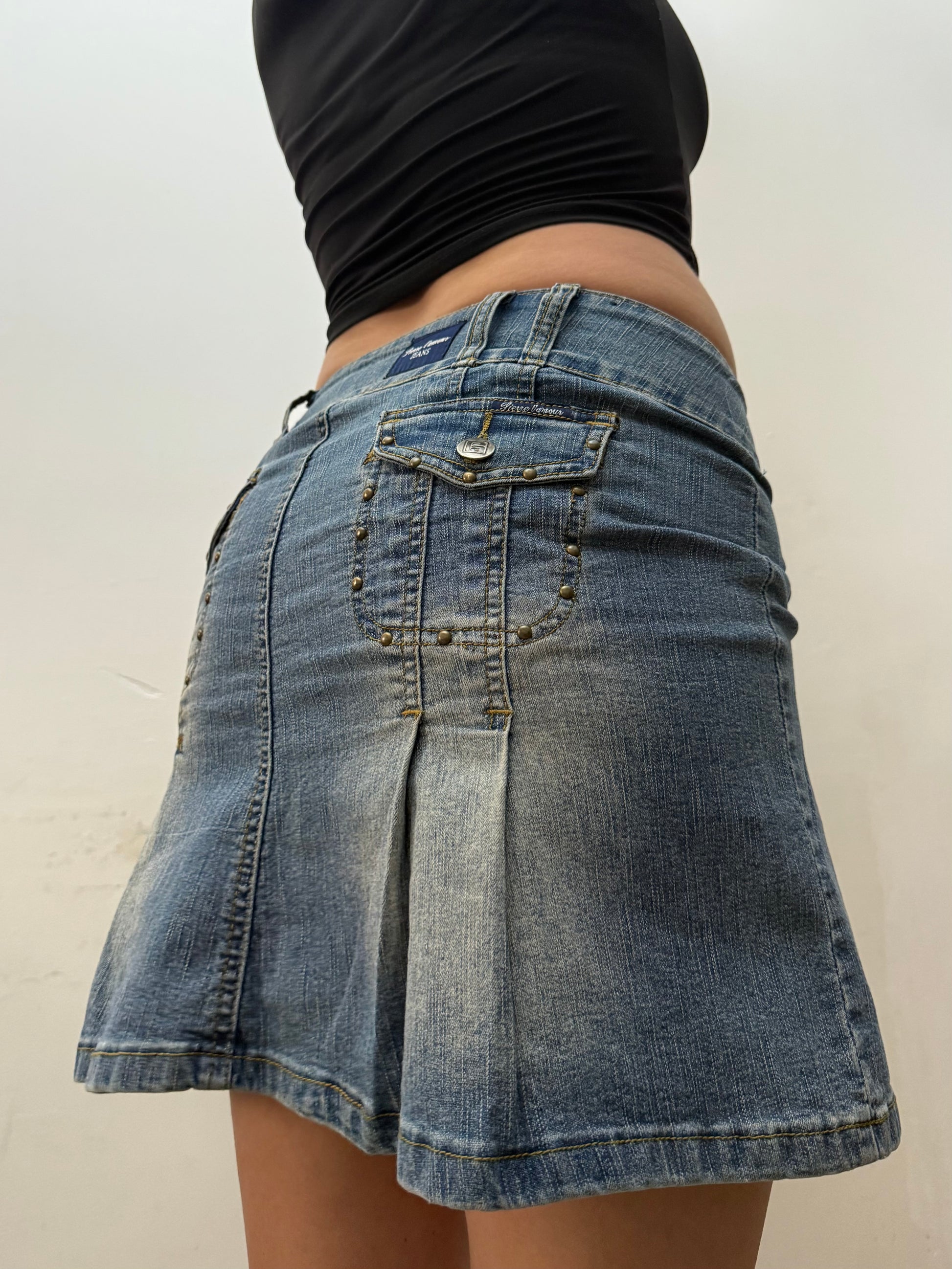 Blue denim low rise pleated mini skirt (S/M)