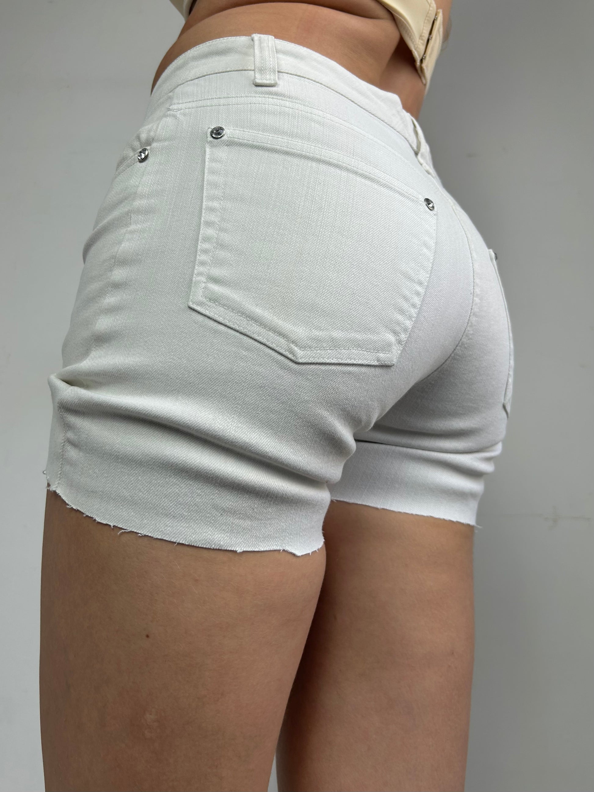 White denim mid rise mini short (S)