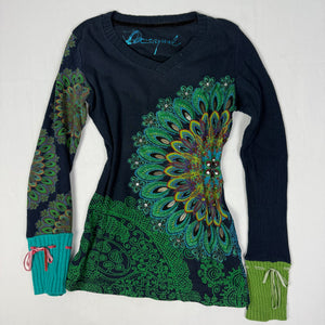 Navy graphic V neck jumper (XS/S)