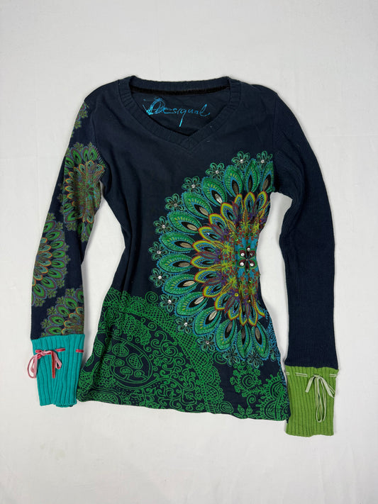 Navy graphic V neck jumper (XS/S)