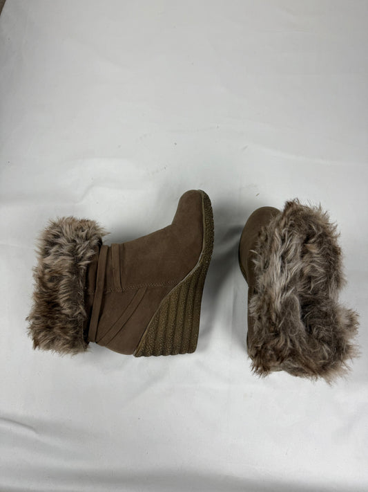Brown faux fur wedge winter boots (35)