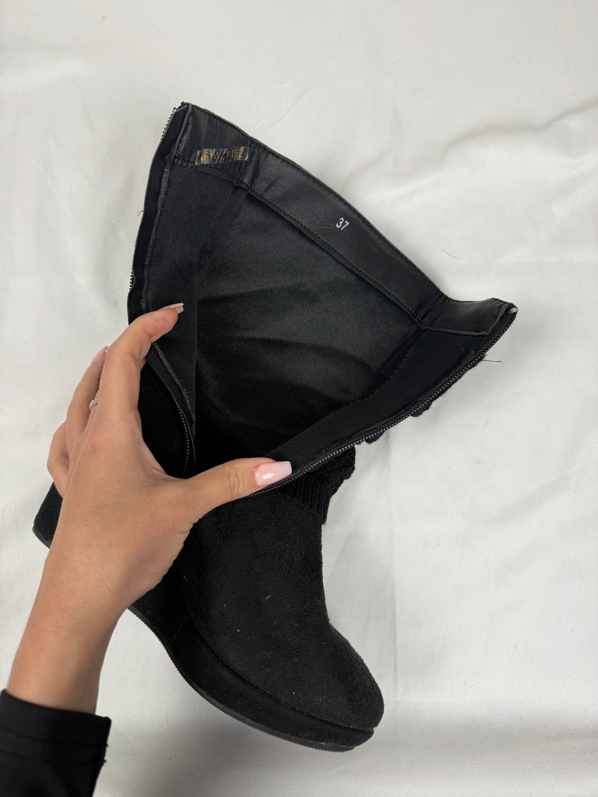 Black suede winter wedge boots (37)