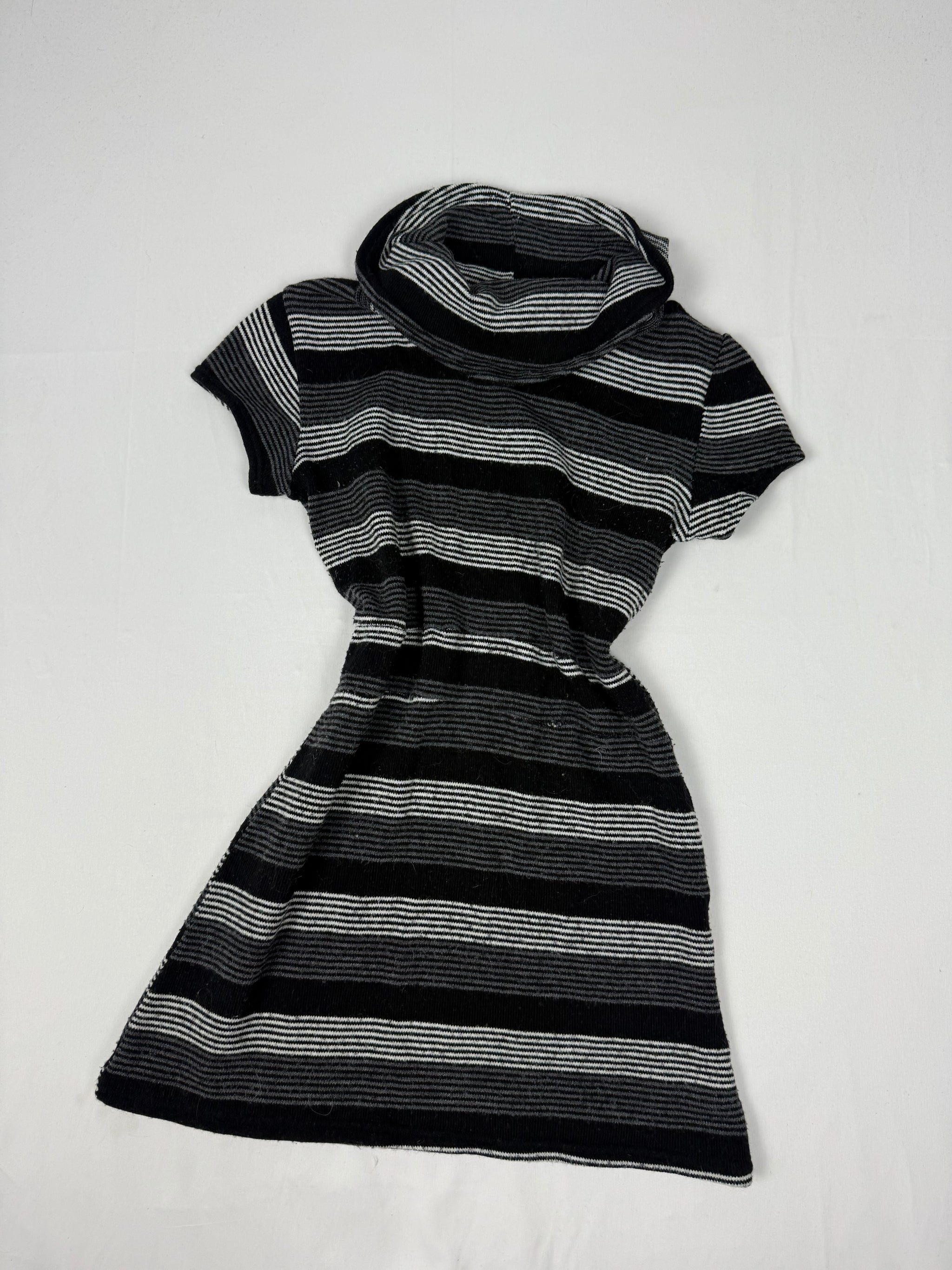 Black & grey striped turtleneck short sleeves dress (S)