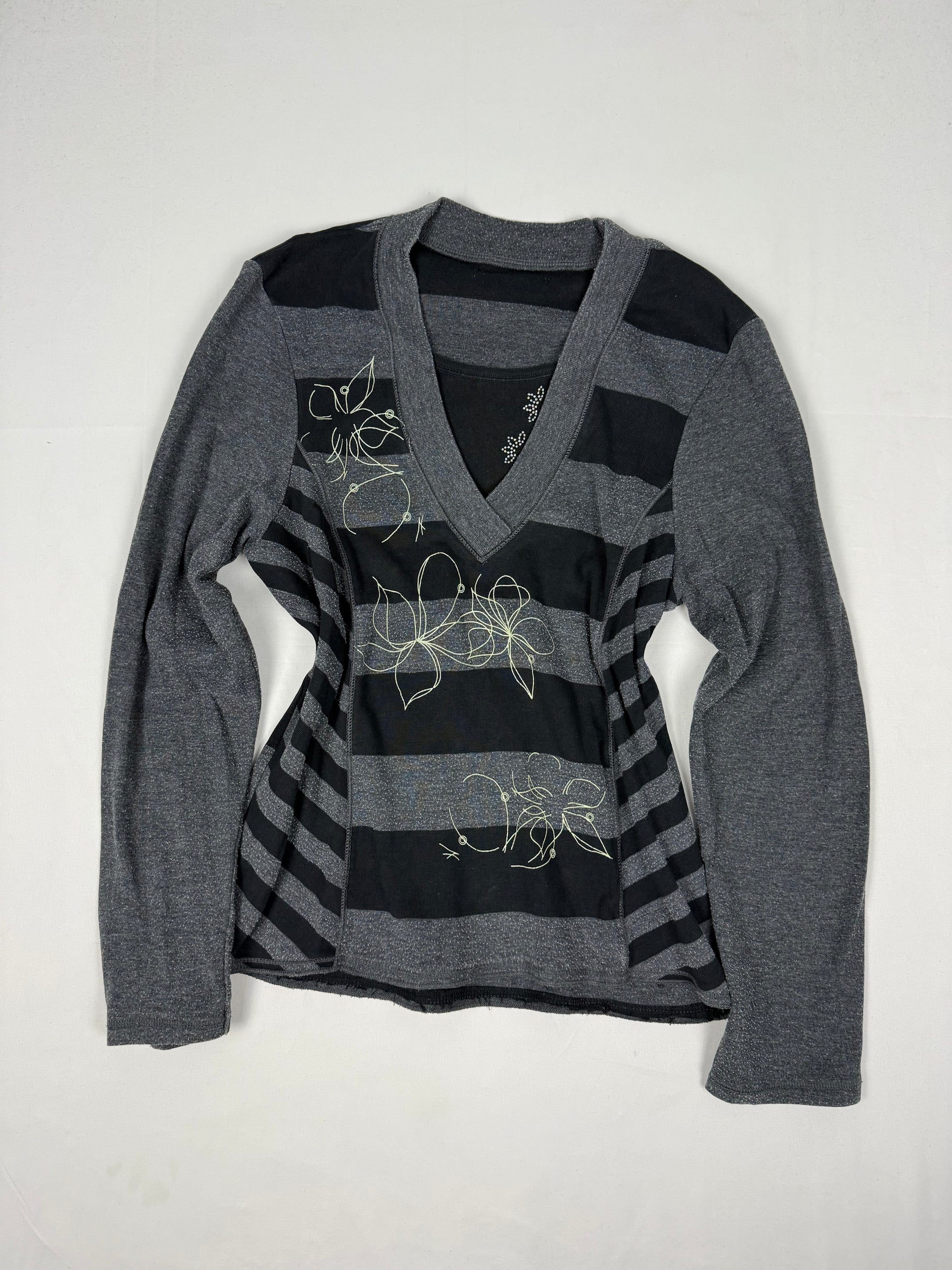 Grey V neck striped long sleeves top (S/M)