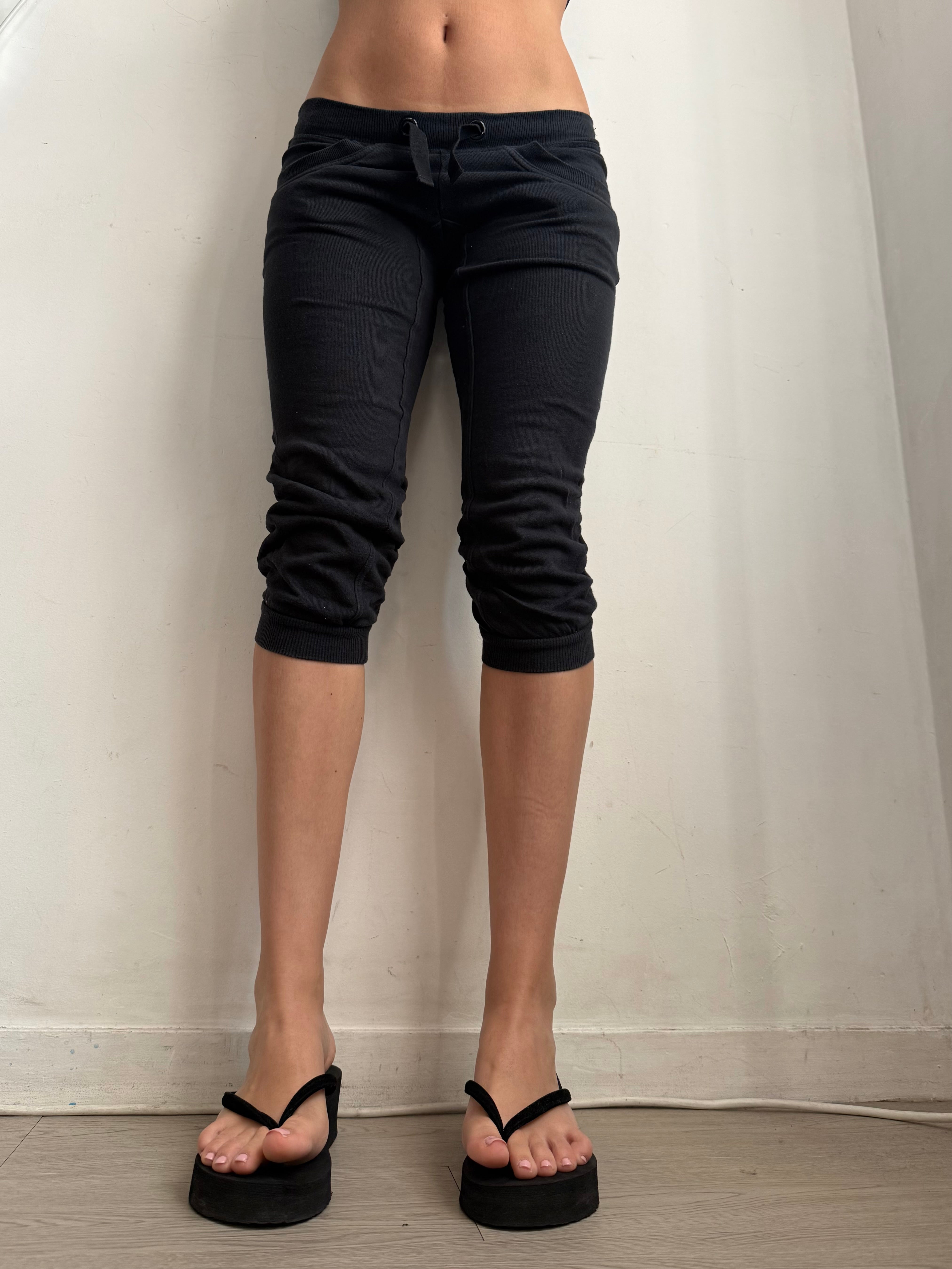 Black activewear capri pants (XS)