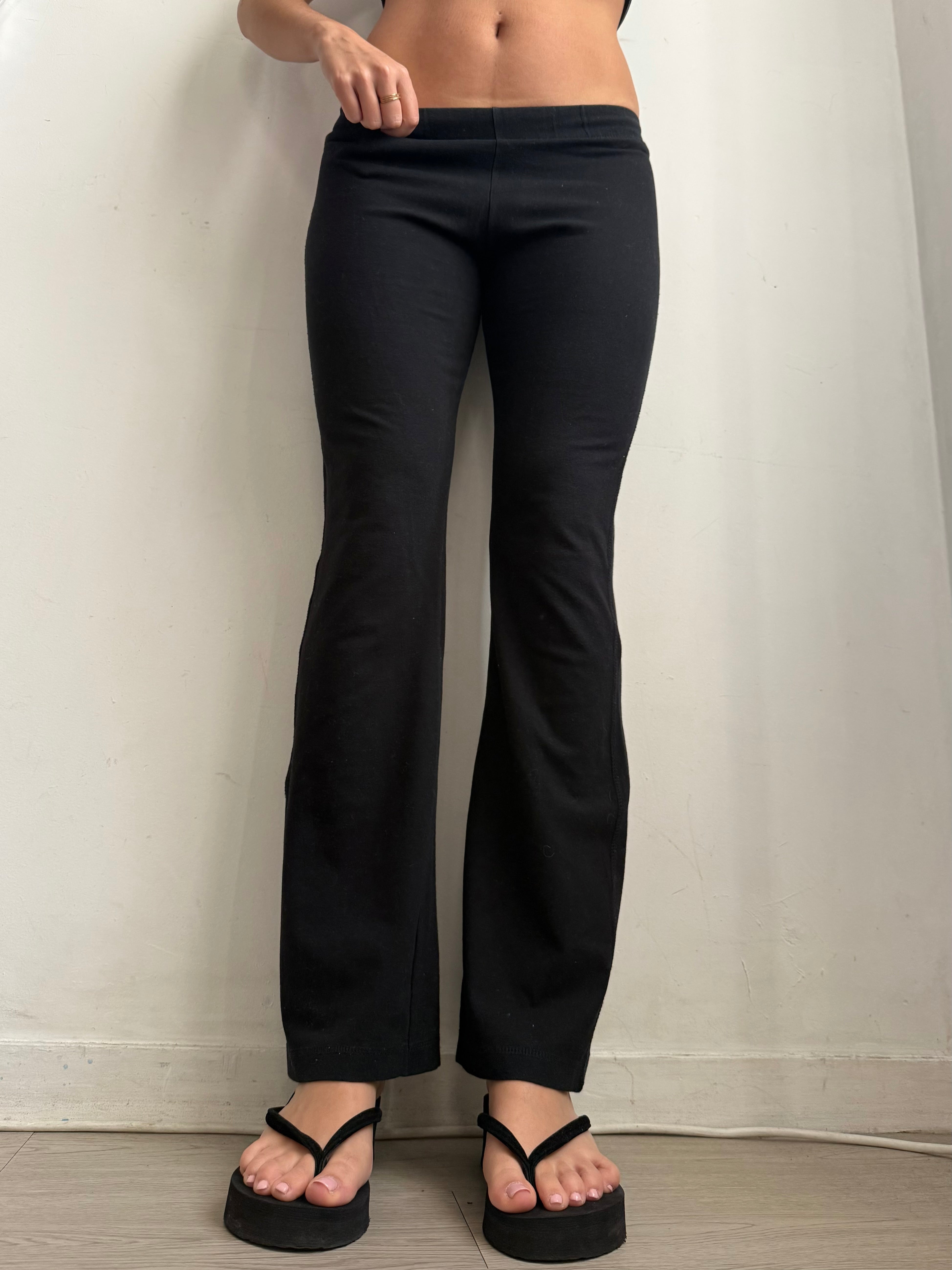 Black low rise yoga cotton pants (M)