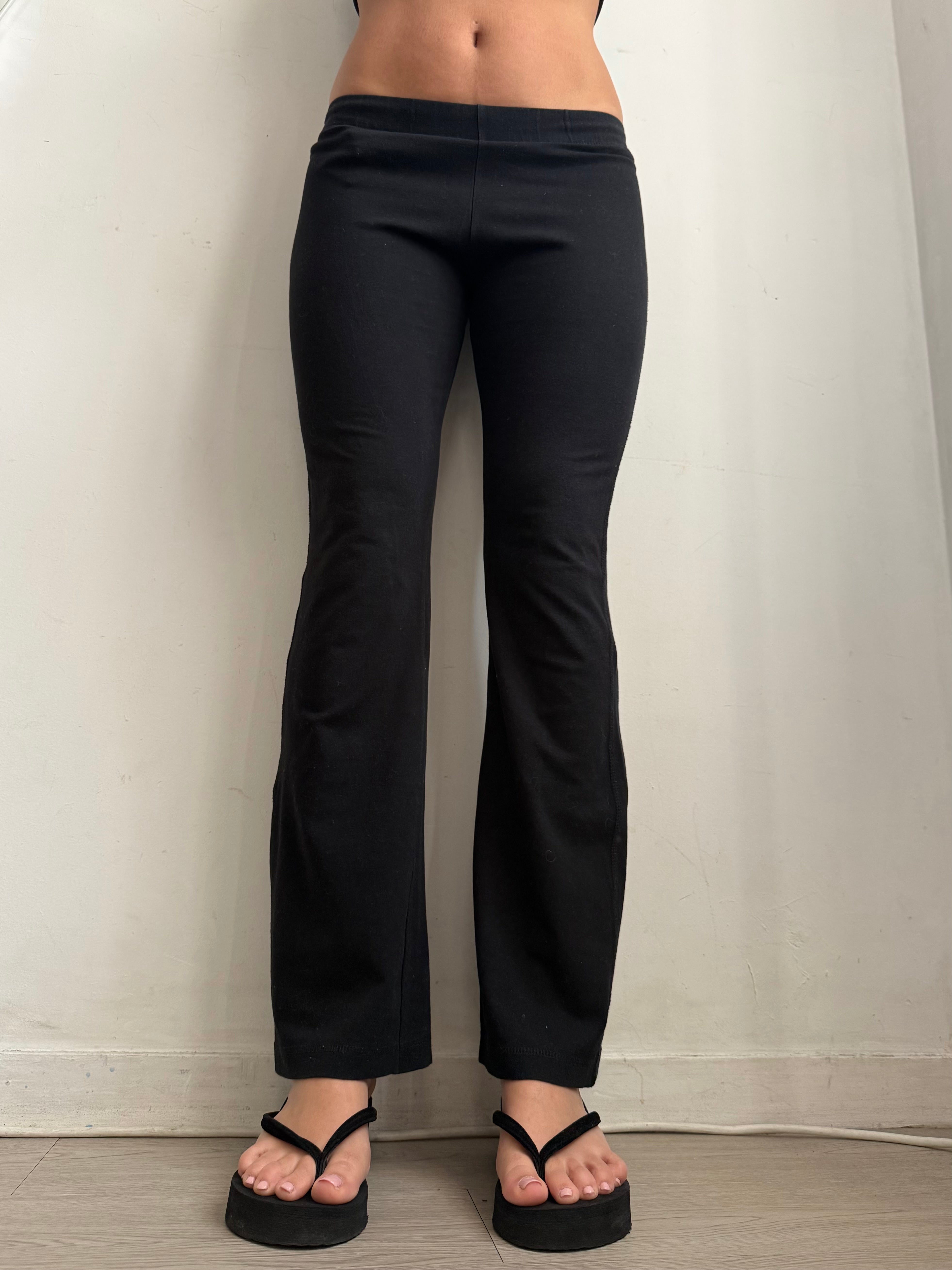 Black low rise yoga cotton pants (M)