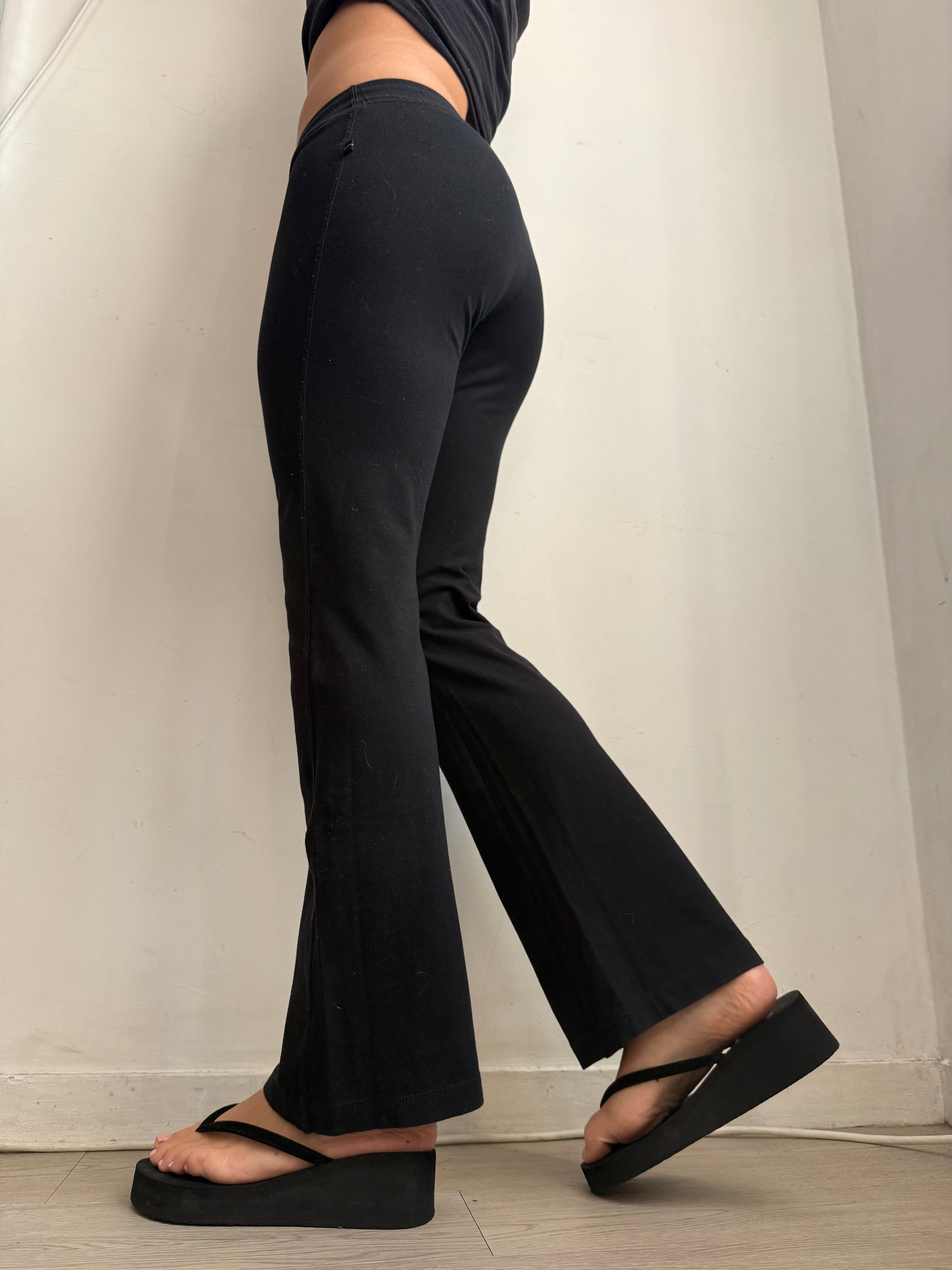 Black low rise yoga cotton pants (M)