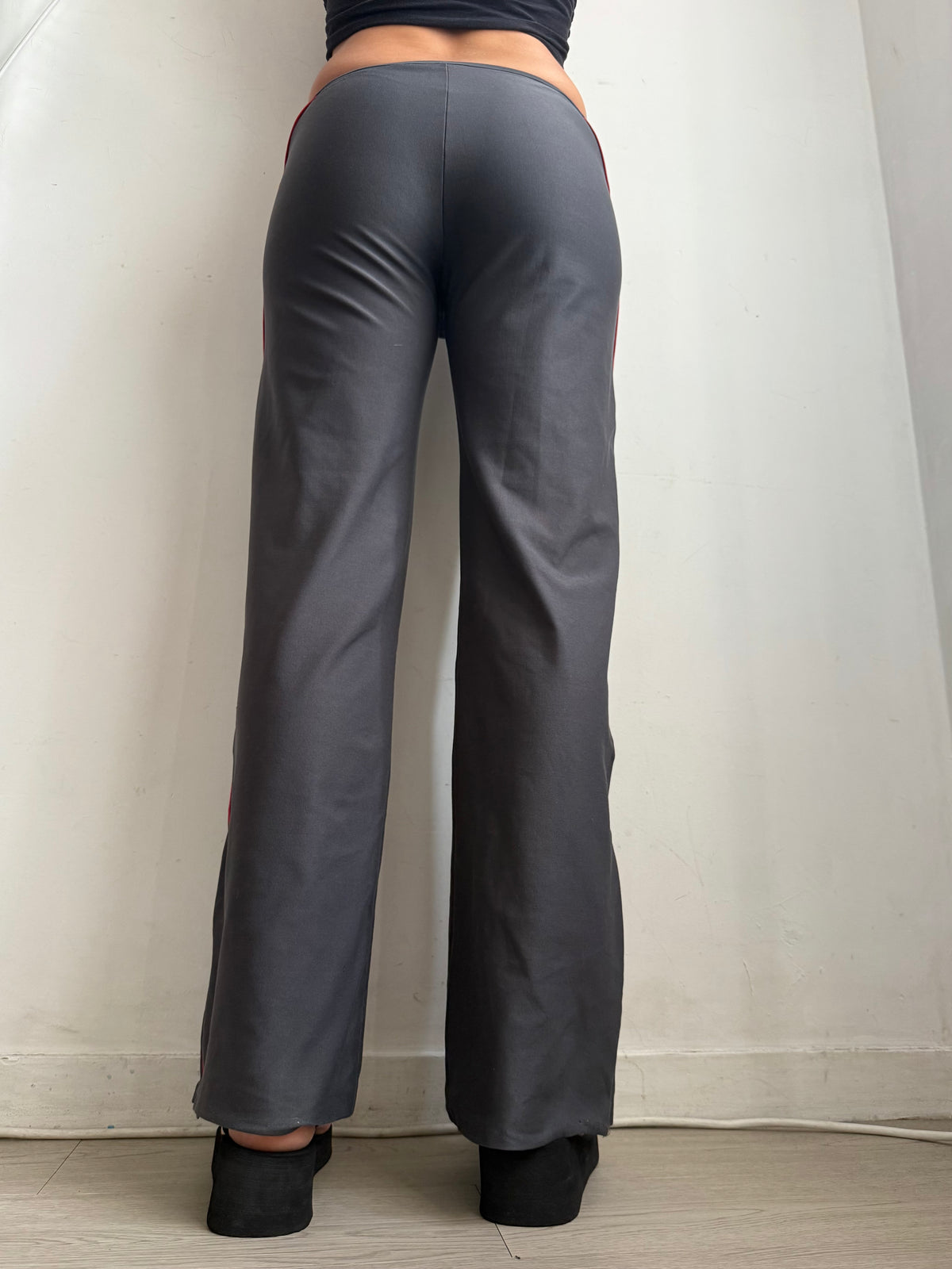 Pantalon droit taille basse en jean noir (XS)